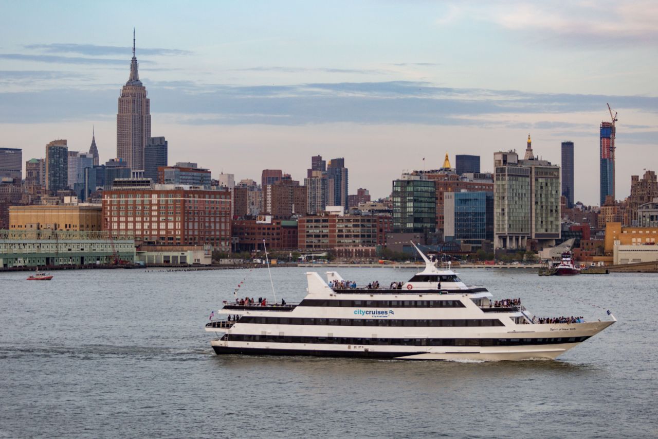 Thanksgiving Harbor Cruise with Buffet Dinner