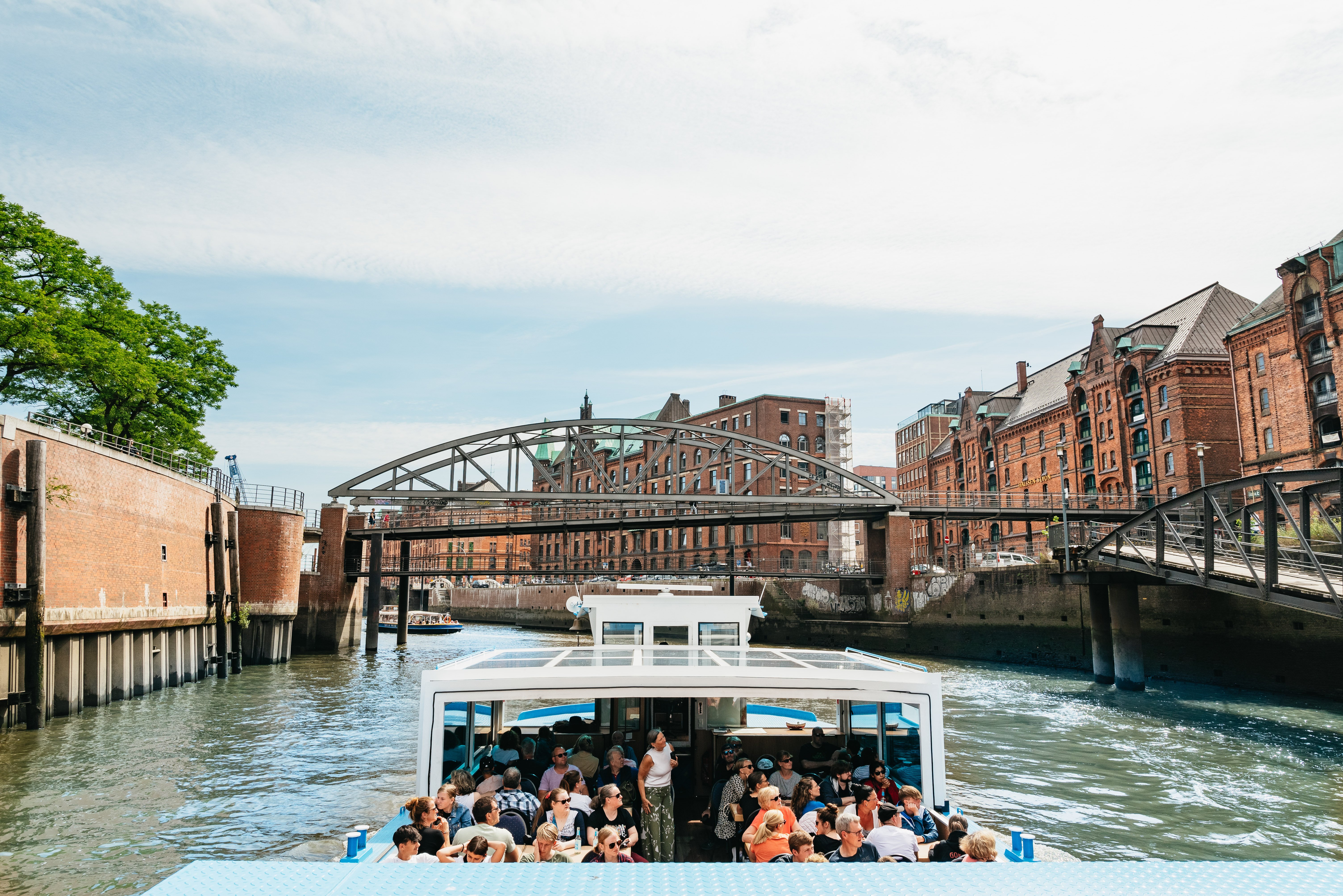 Hamburg Port Cruise: 2-Hour XXL Harbor Tour