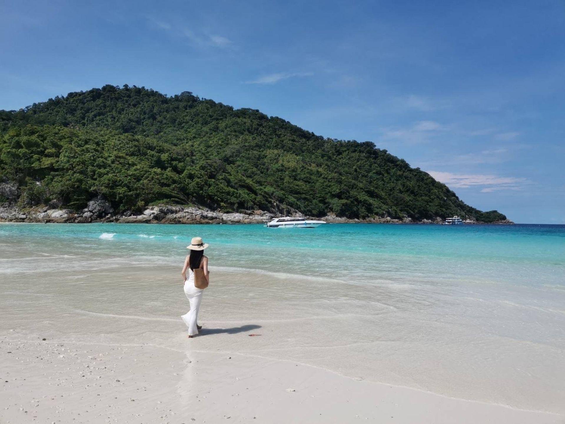 Phuket Speedboat Excursion: Racha & Coral Island