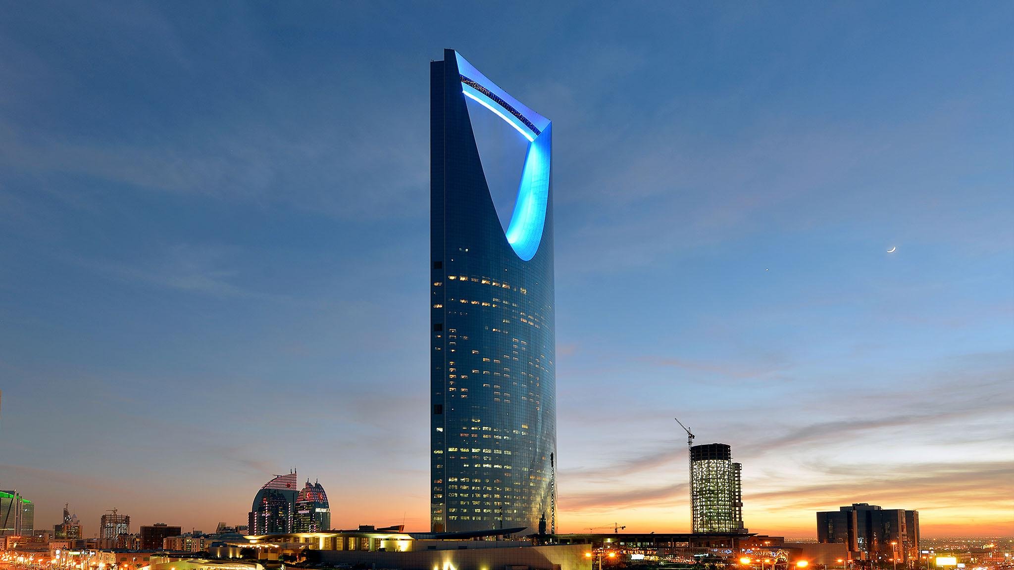 VIP Riyadh Half-Day City Tour: Al-Masmak, National Museum & Kingdom Tower