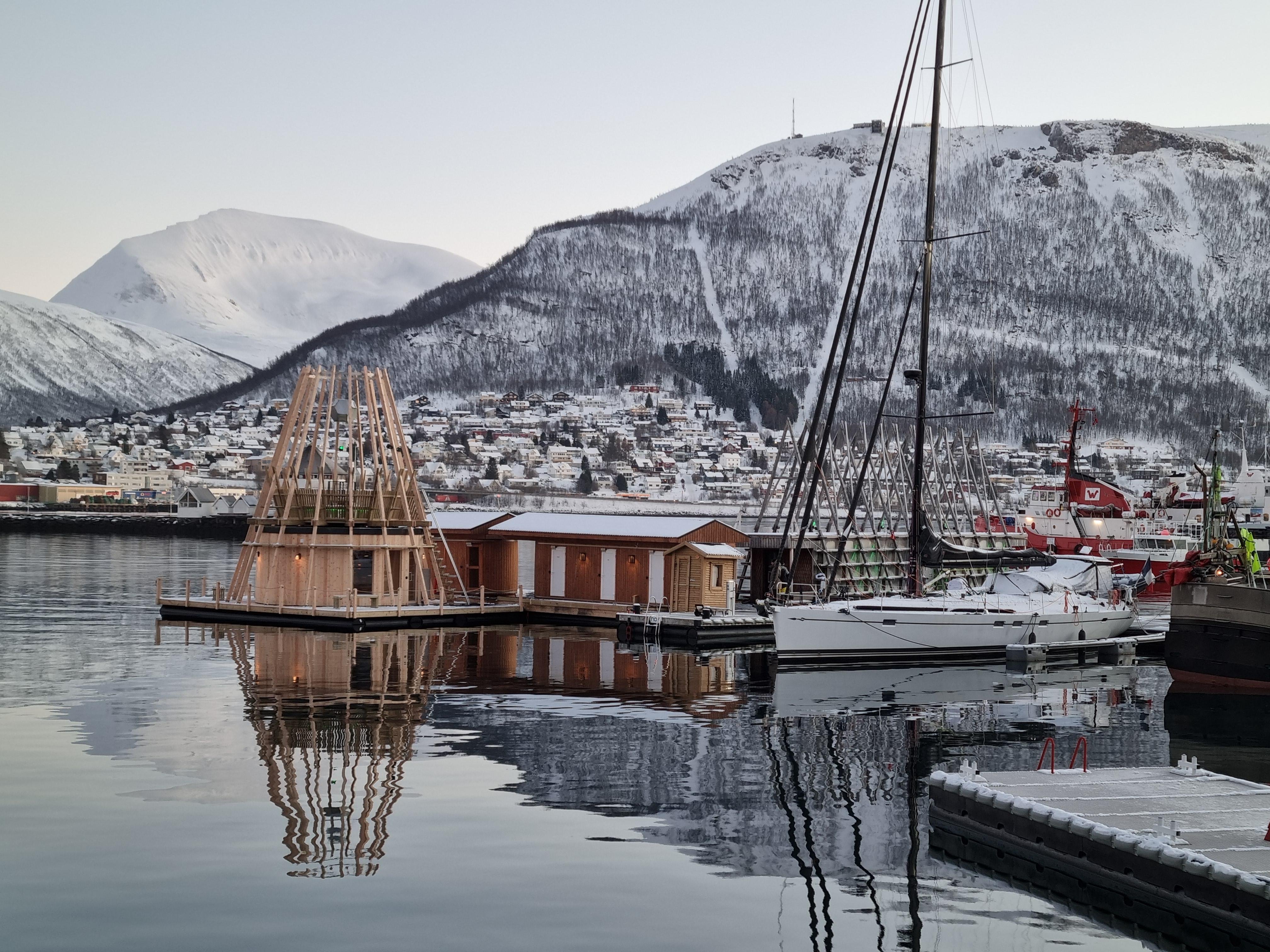 Tromsø: Arctic Cathedral and Tromsø Treasures walking tour