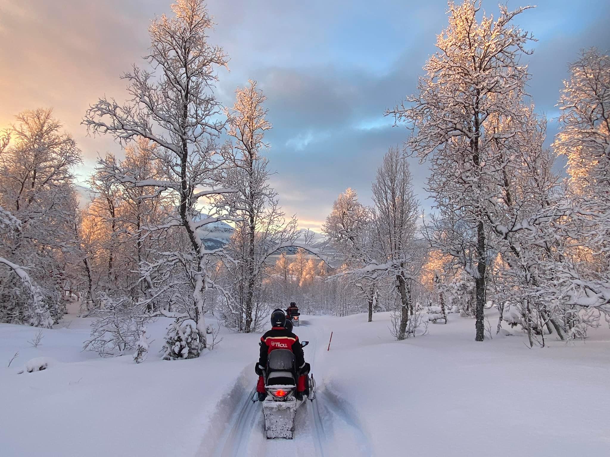 Electric Snowmobile Safari in the Lyngen Alps from Tromsø