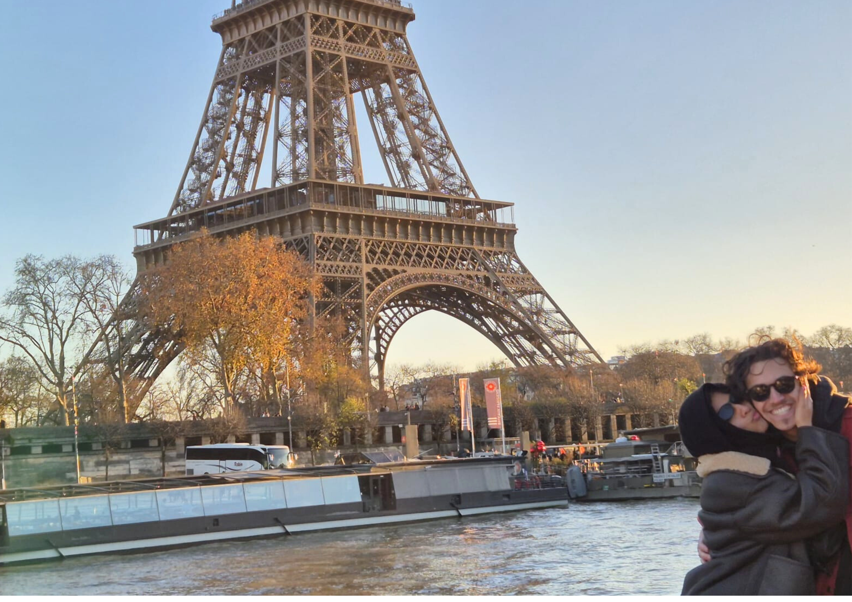 Paris Evening Seine River Cruise with Champagne