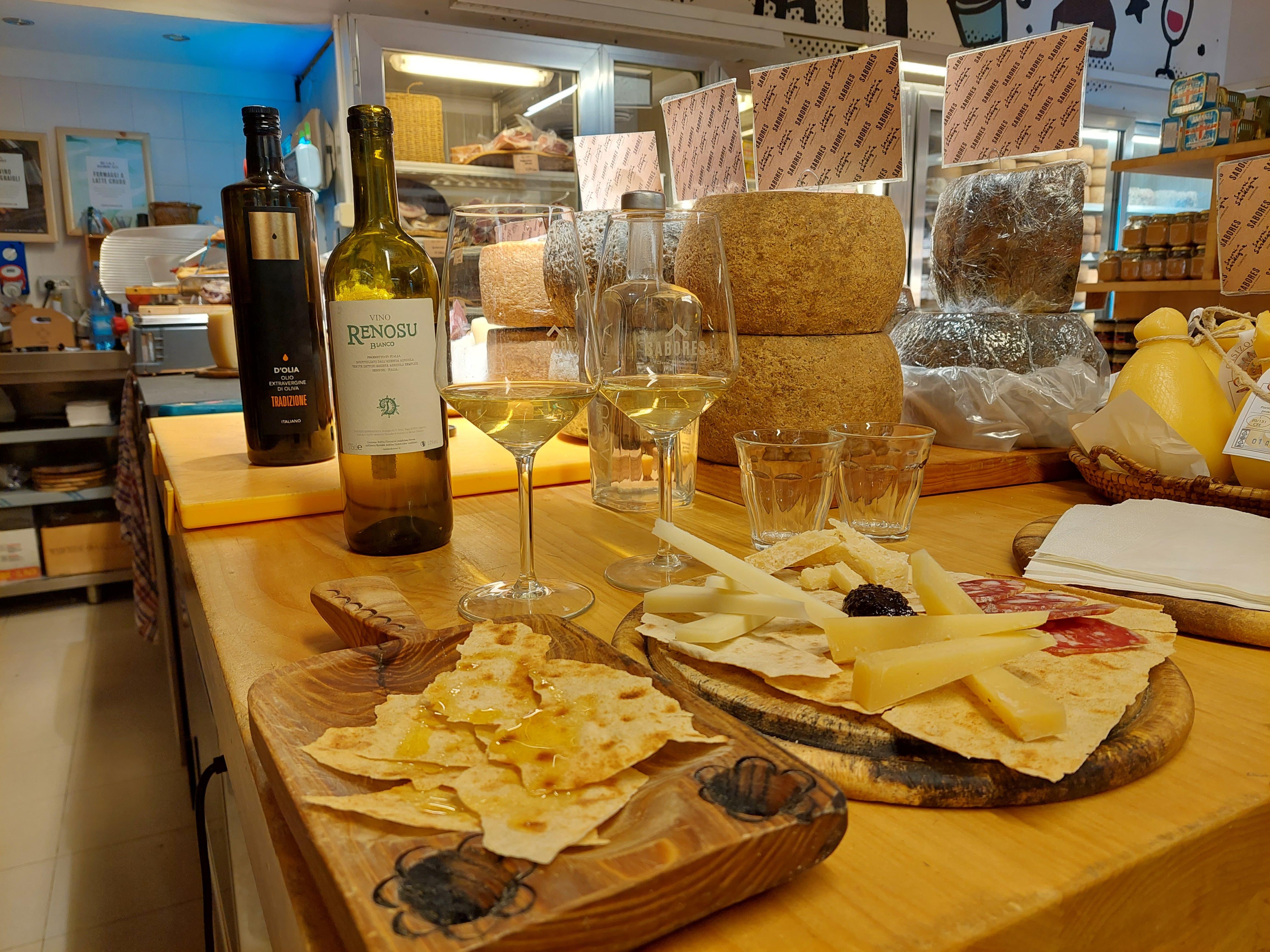 Cagliari Food Walking Tour with Full Meal