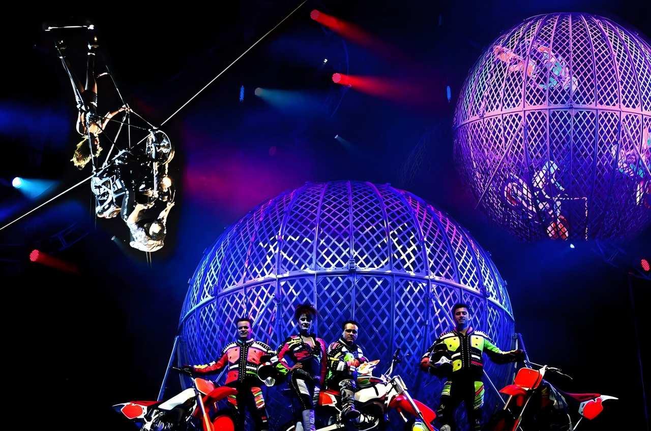 Temple of Heaven & Red Theatre Acrobatics Evening