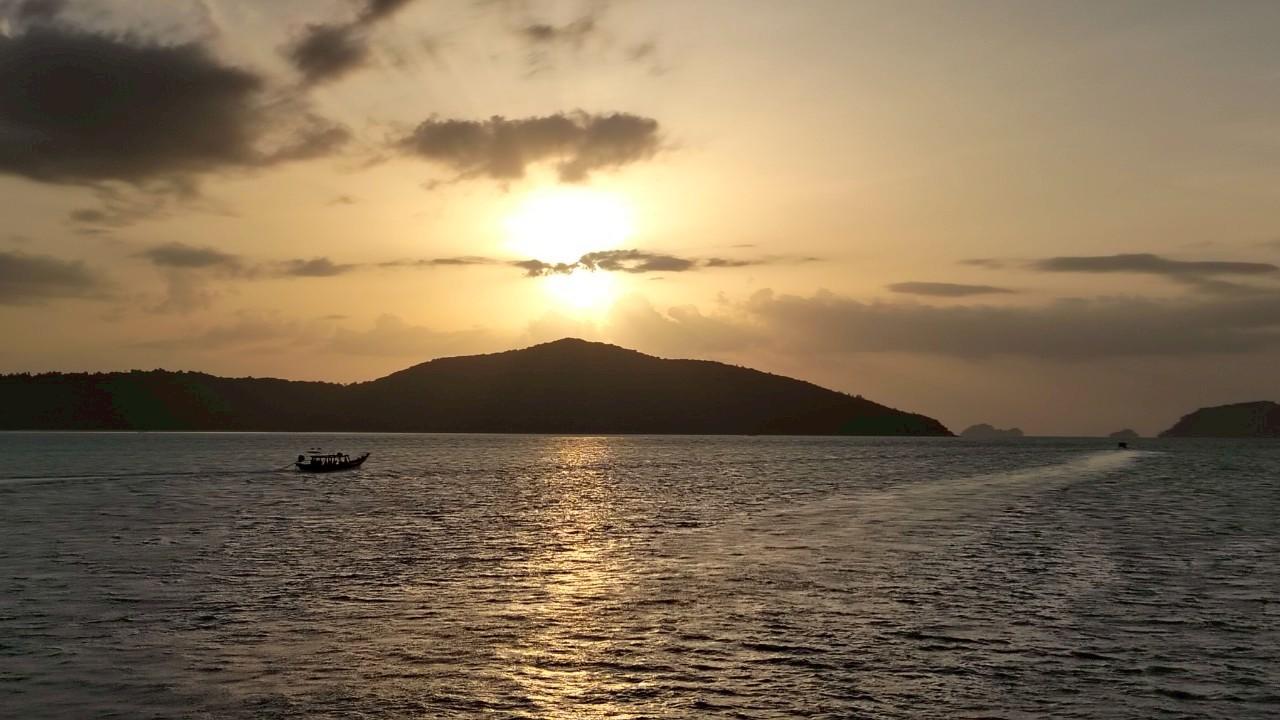 Koh Samui Catamaran Cruise: Pig Island & Koh Tan Snorkeling