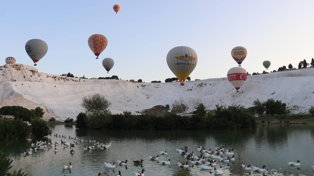 Pamukkale Sunrise Hot Air Balloon Viewing Experience