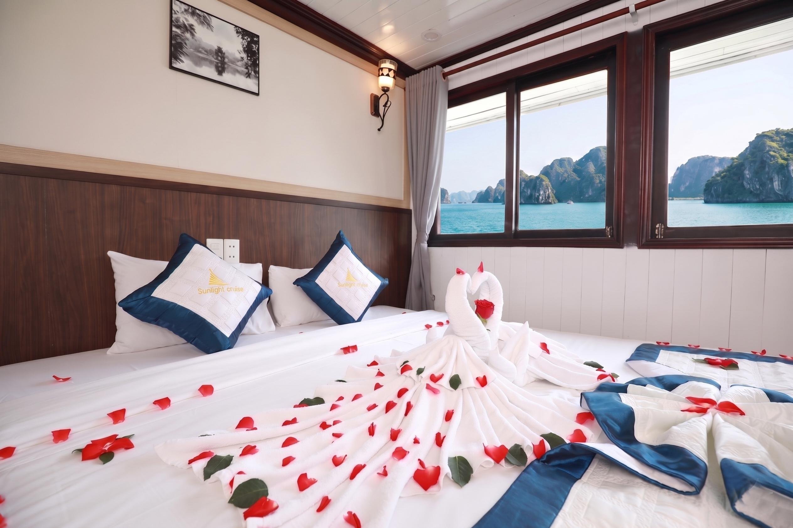 Ha Long Bay 2-Day Overnight Boat Cruise from Hanoi