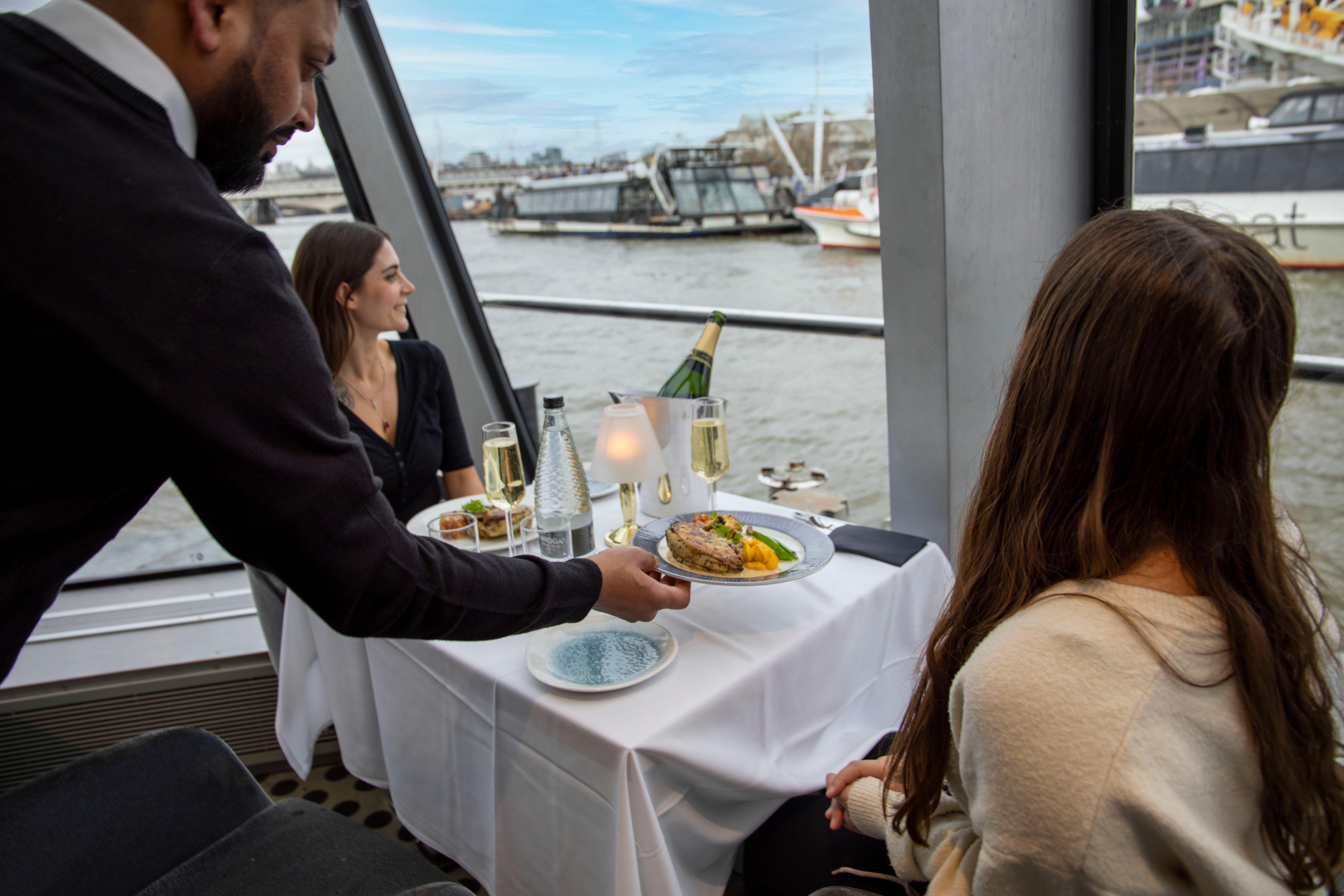 Thames lunch cruise from Tower Pier — image 18