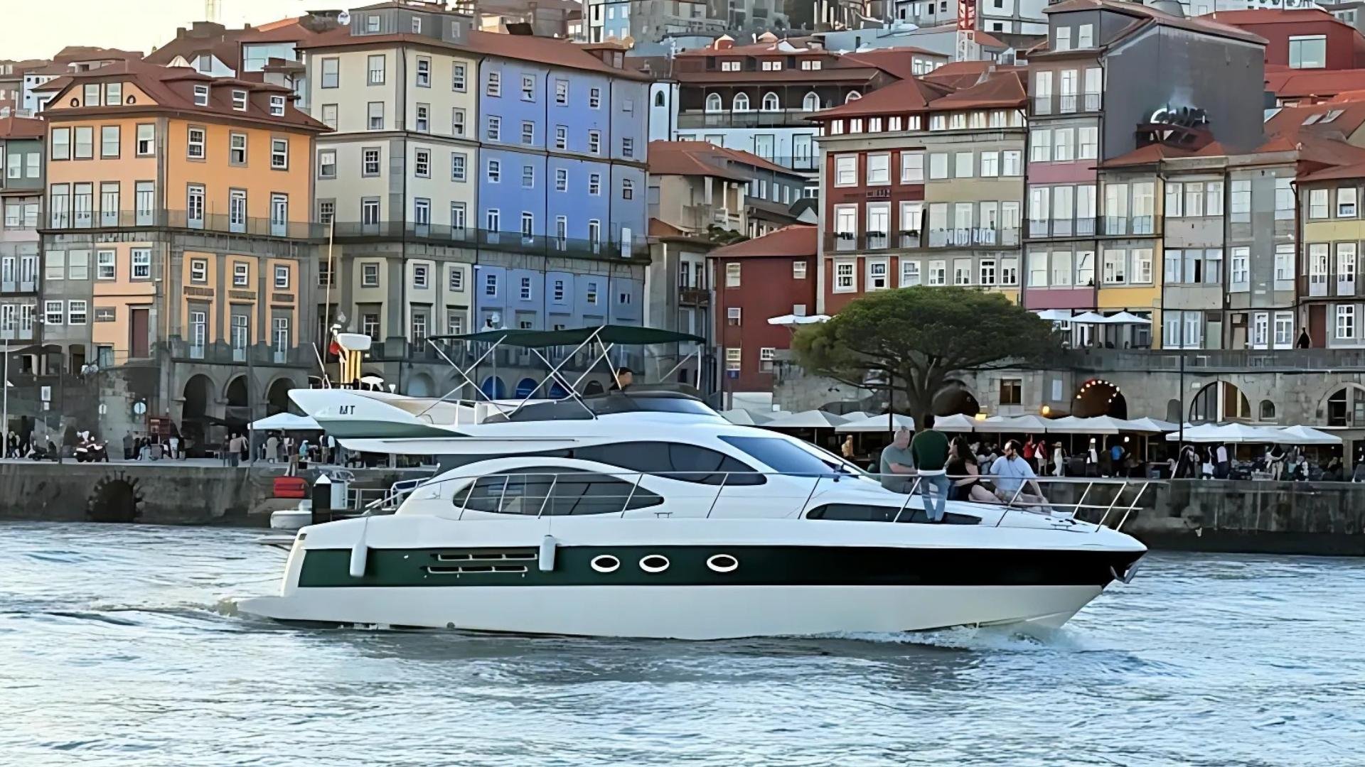 Porto Luxury 6 Bridges Yacht Cruise with Wine & Snacks