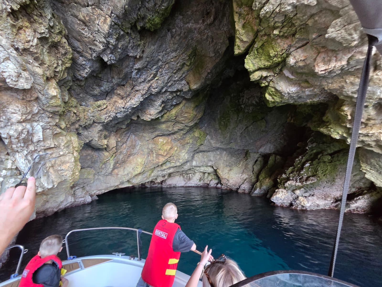 Dubrovnik Speedboat Expedition: 7 Caves & Blue Cave Snorkel