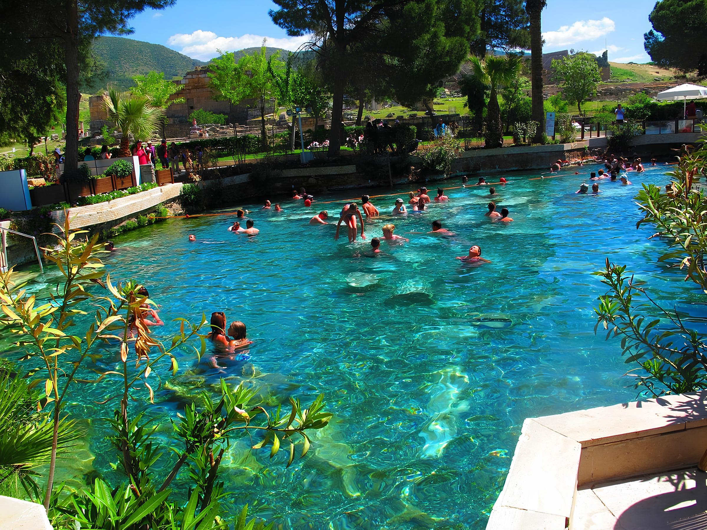 Pamukkale, Hierapolis & Karahayit Day Trip from Izmir