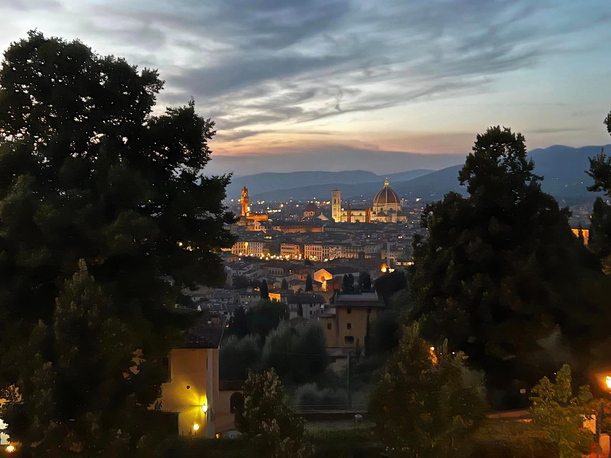 Discover Florence's Charm: Night Tour on Electric Golf Car