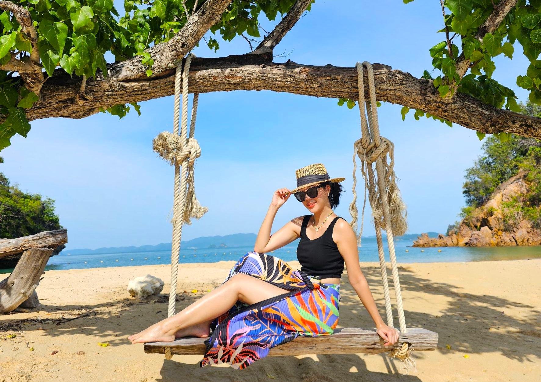 Private Longtail Boat Island Hopping from Railay