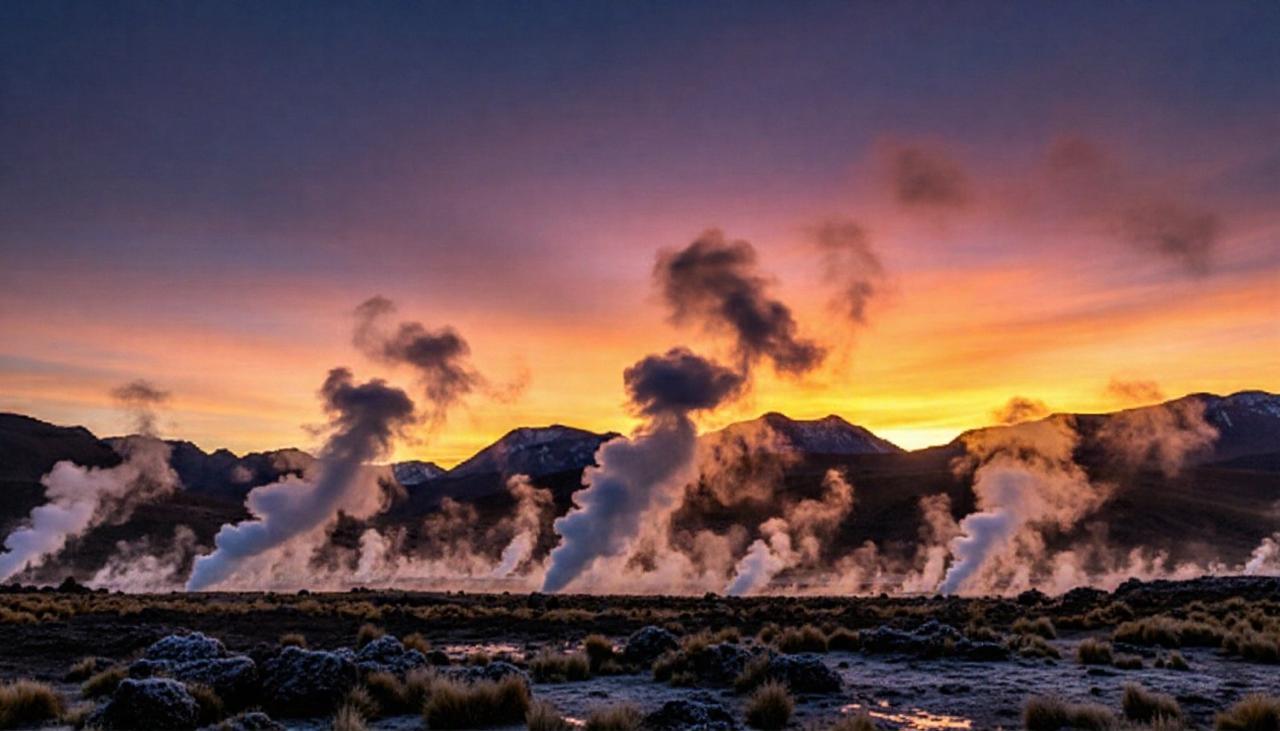 El Tatio Geysers at Dawn with Breakfast & Village Tour