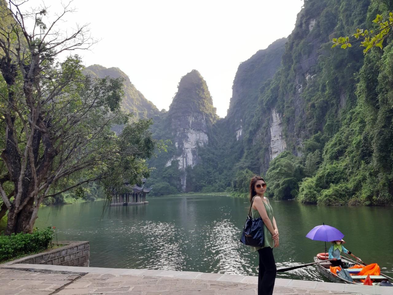 Hanoi to Ninh Binh: Hoa Lu, Trang An & Mua Cave Day Tour