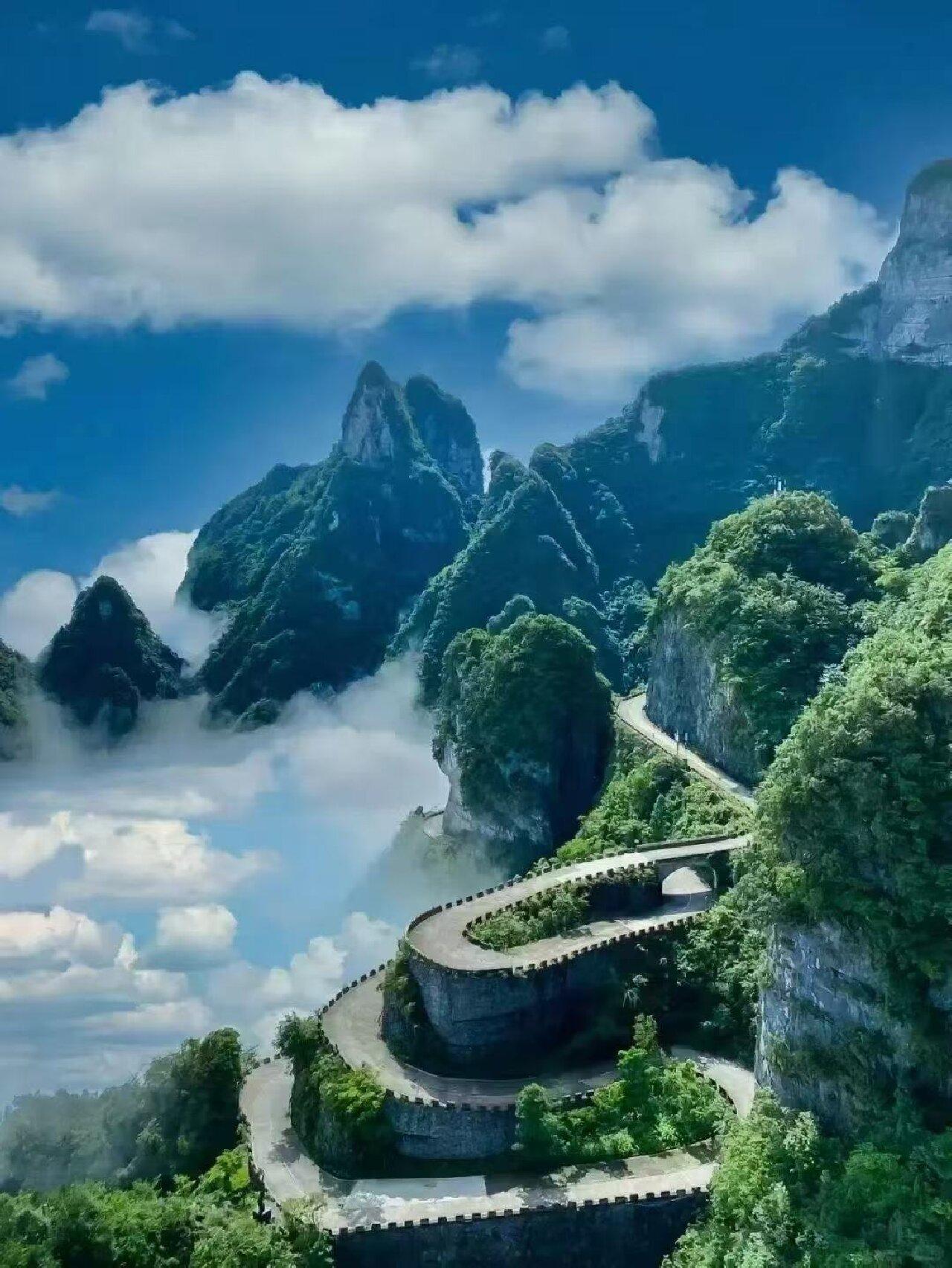 Tianmen Mountain Night Tour: Glass Skywalk & City Lights