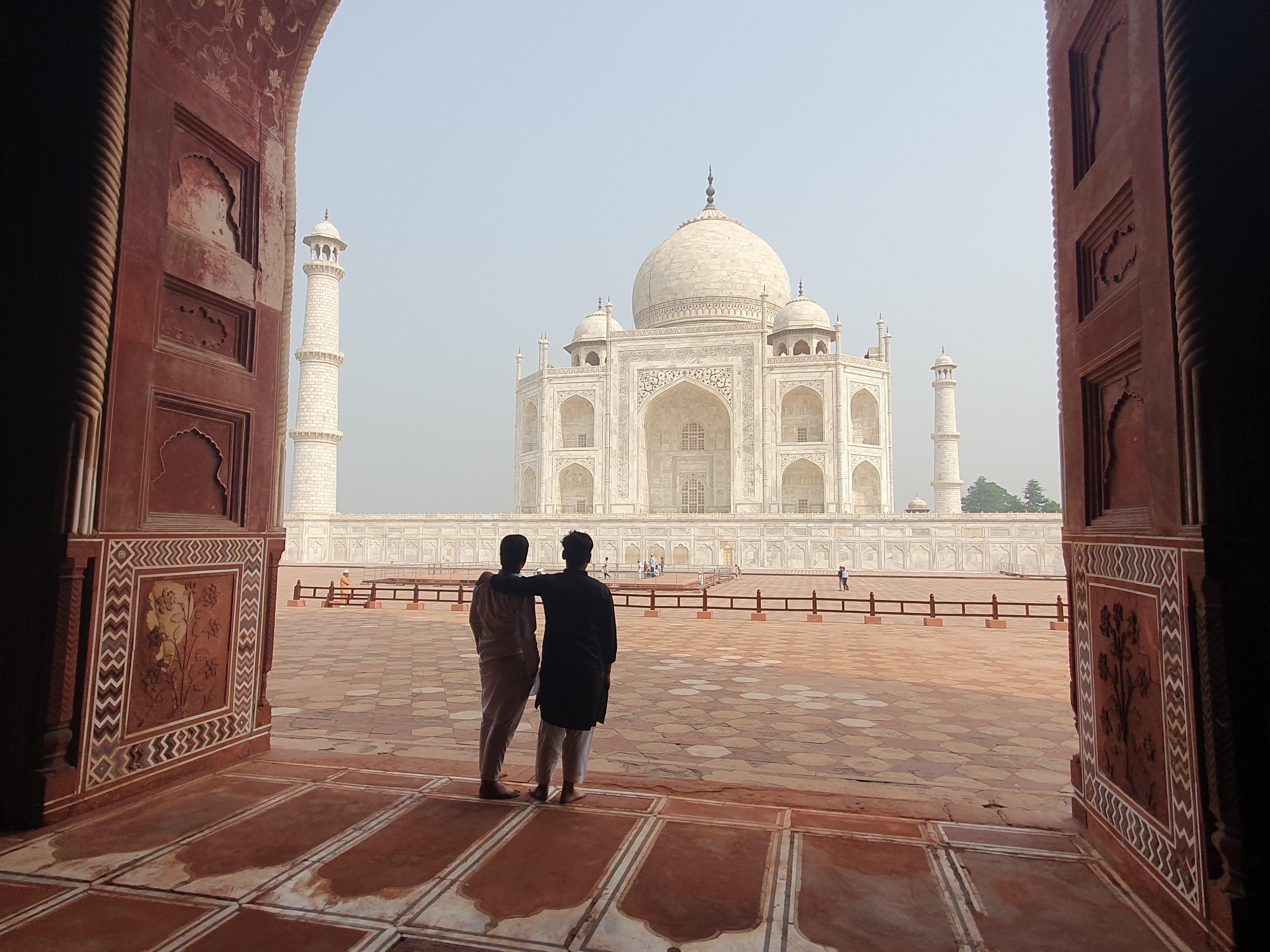 Delhi to Taj Mahal & Agra Fort Day Trip by Express Train with Photographer
