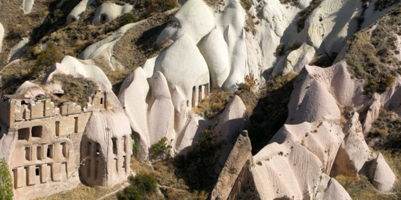 Cappadocia Green Tour: Derinkuyu Underground City, Ihlara Valley Hike & Lunch