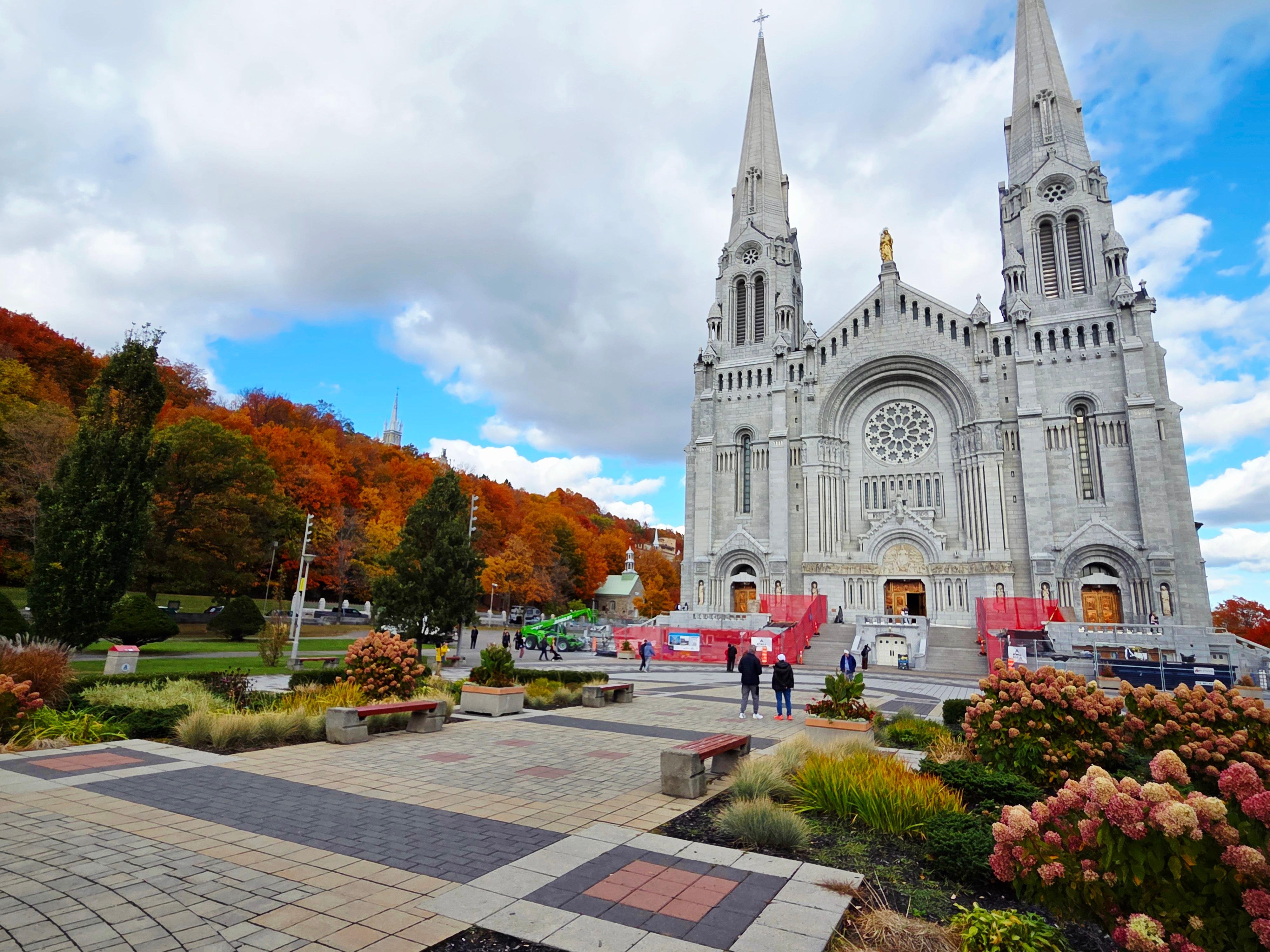 Private Montmorency Falls & Sainte-Anne Basilica Tour