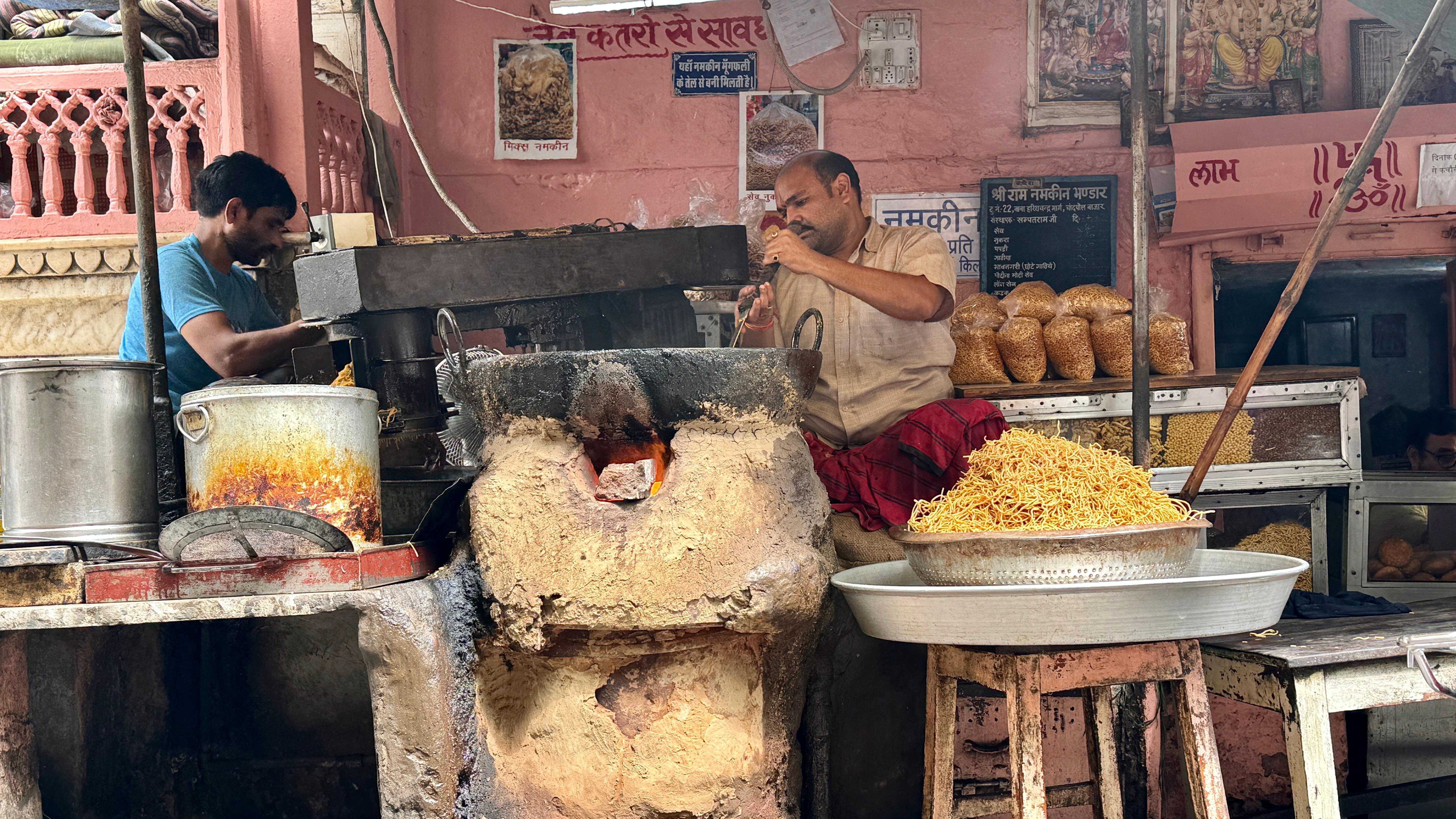 Jaipur Heritage Walk & Street Food Tasting