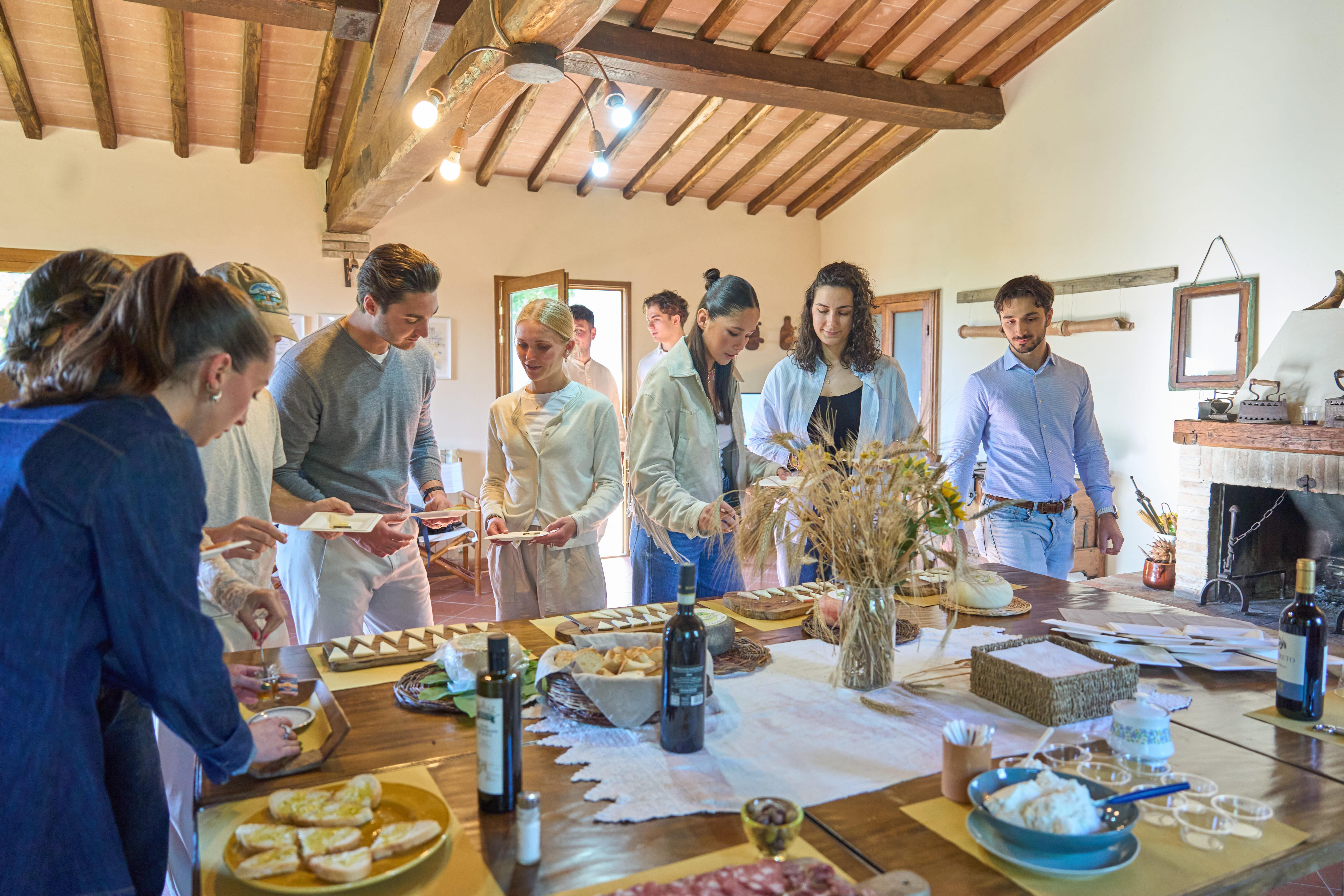 Pecorino Cheese Making Tour & Tasting in Pienza