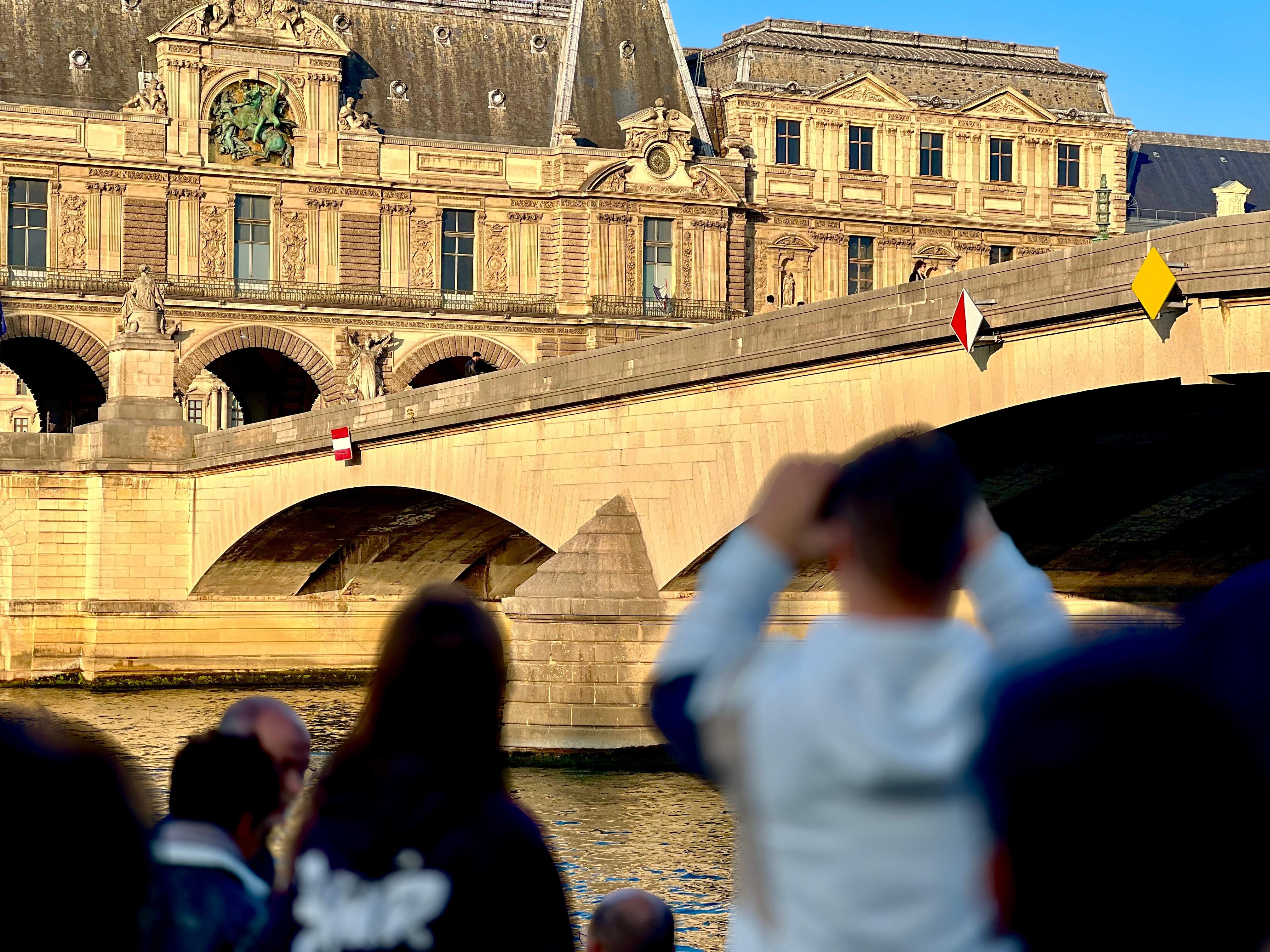 Paris: Eiffel Tower Seine Cruise & Crêpe Tasting