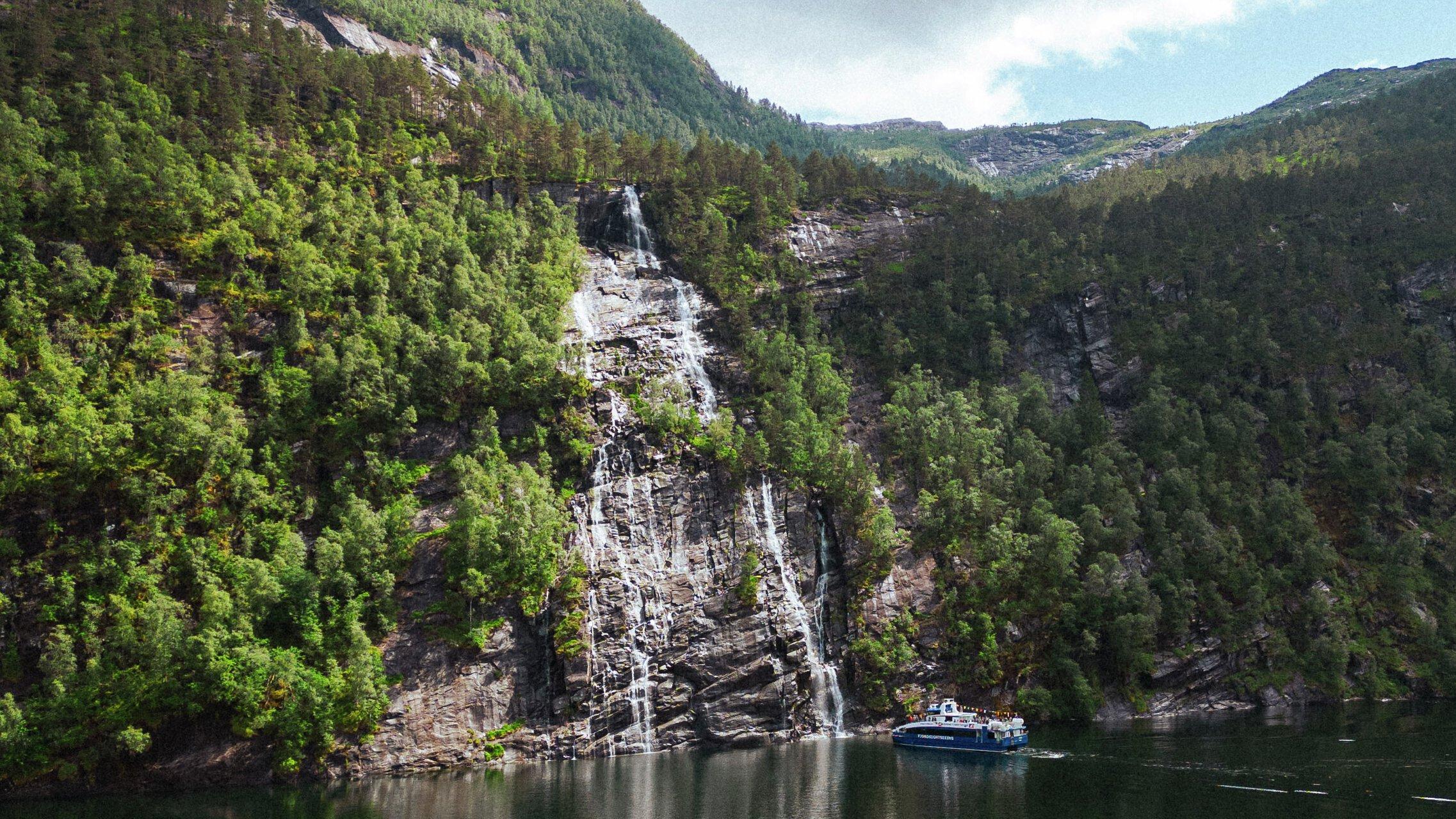 Mostraumen fjord cruise from Bergen — Osterfjord and the Mostraumen strait — image 4