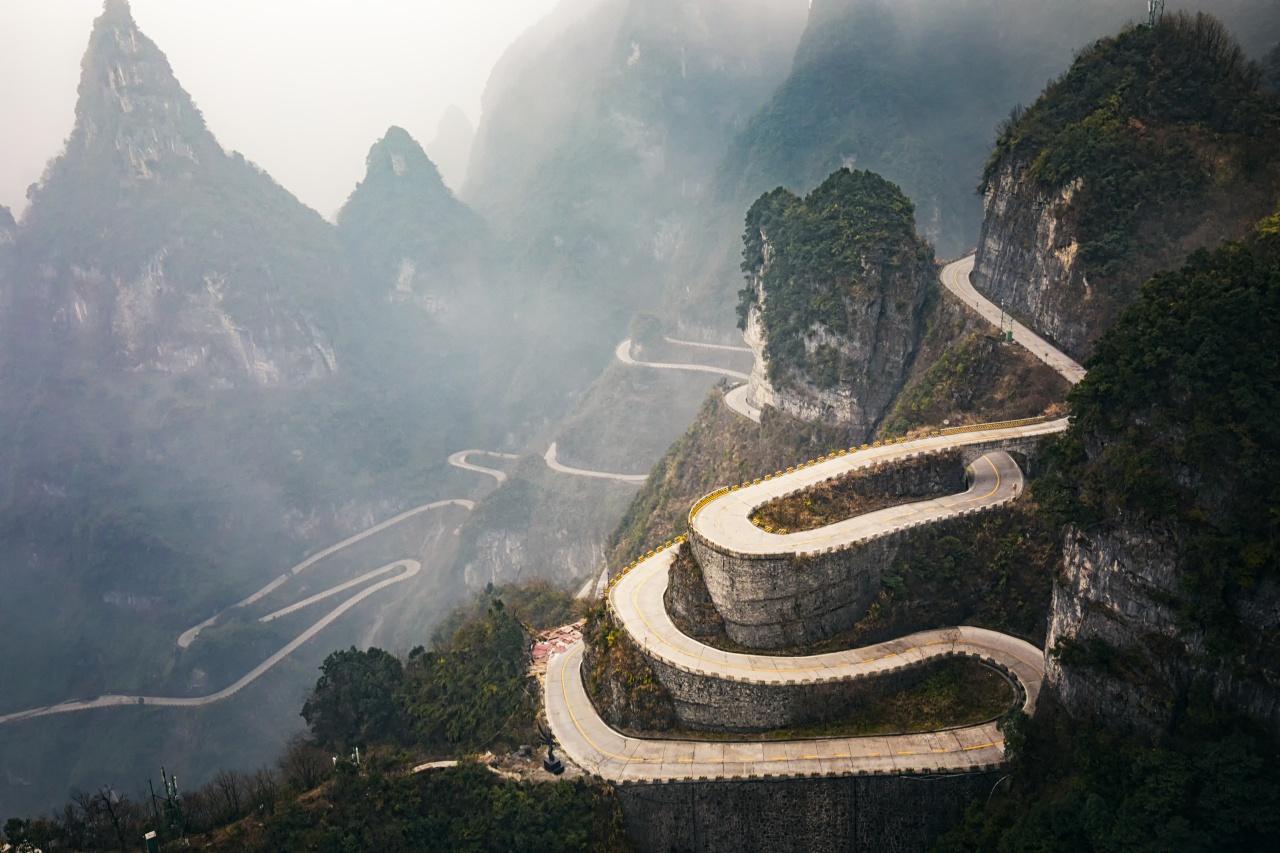 Zhangjiajie Mystical Peaks & Ancient Towns 3-Day Private Tour