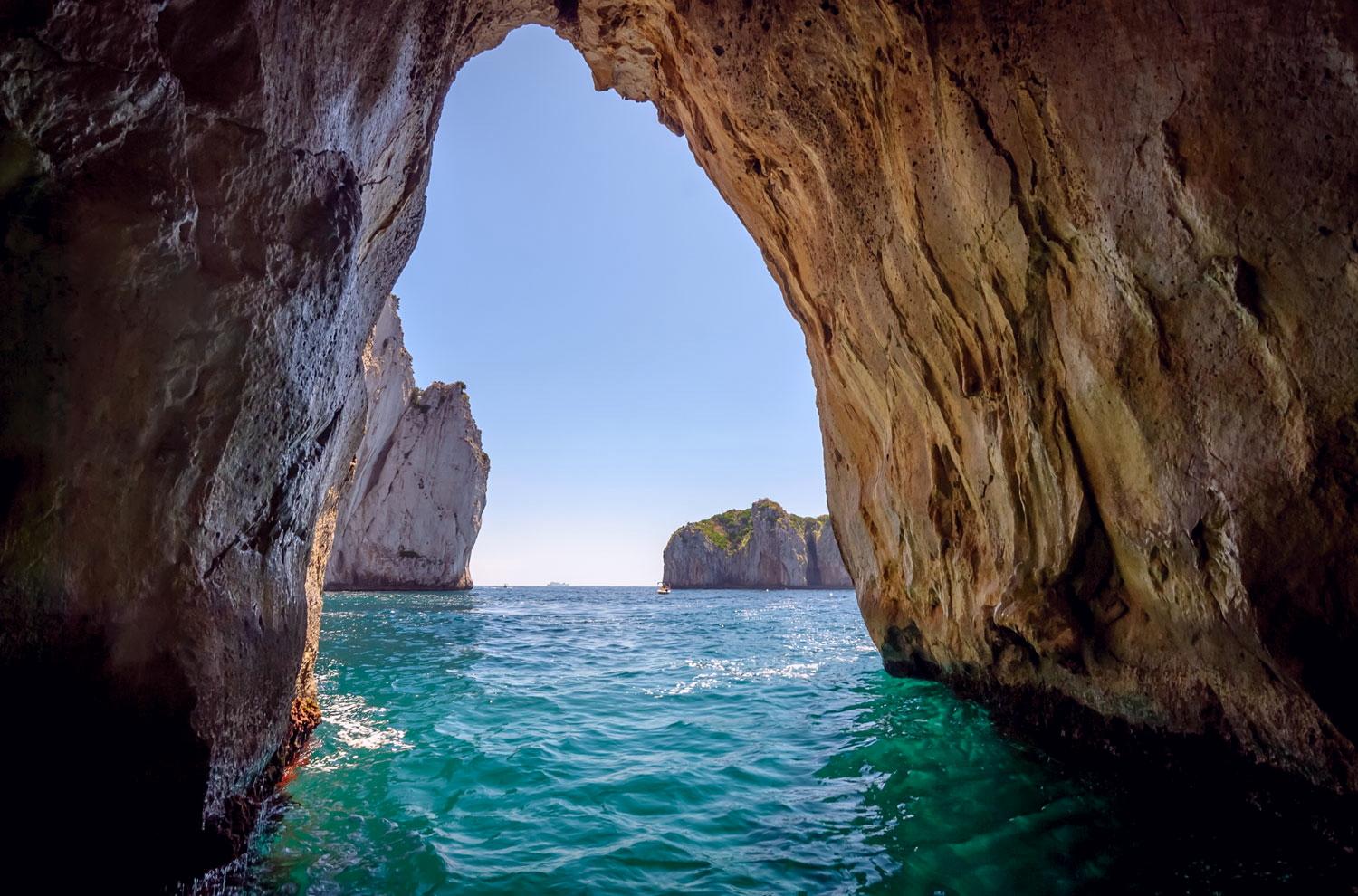 Capri Island Small-Group Boat Tour with Snorkeling & Drinks