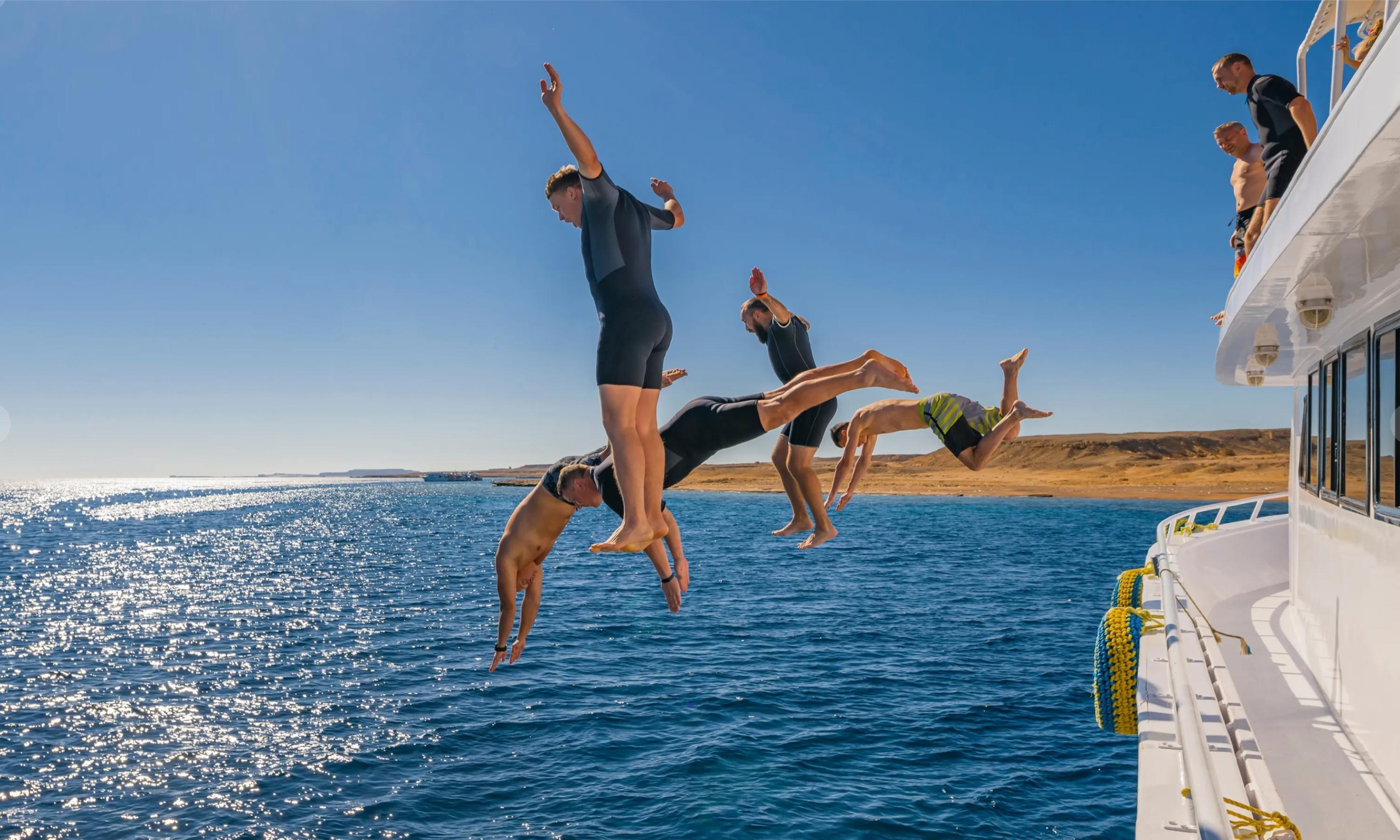 Tiran Island Snorkel & Dive Cruise from Sharm El-Sheikh with Buffet Lunch