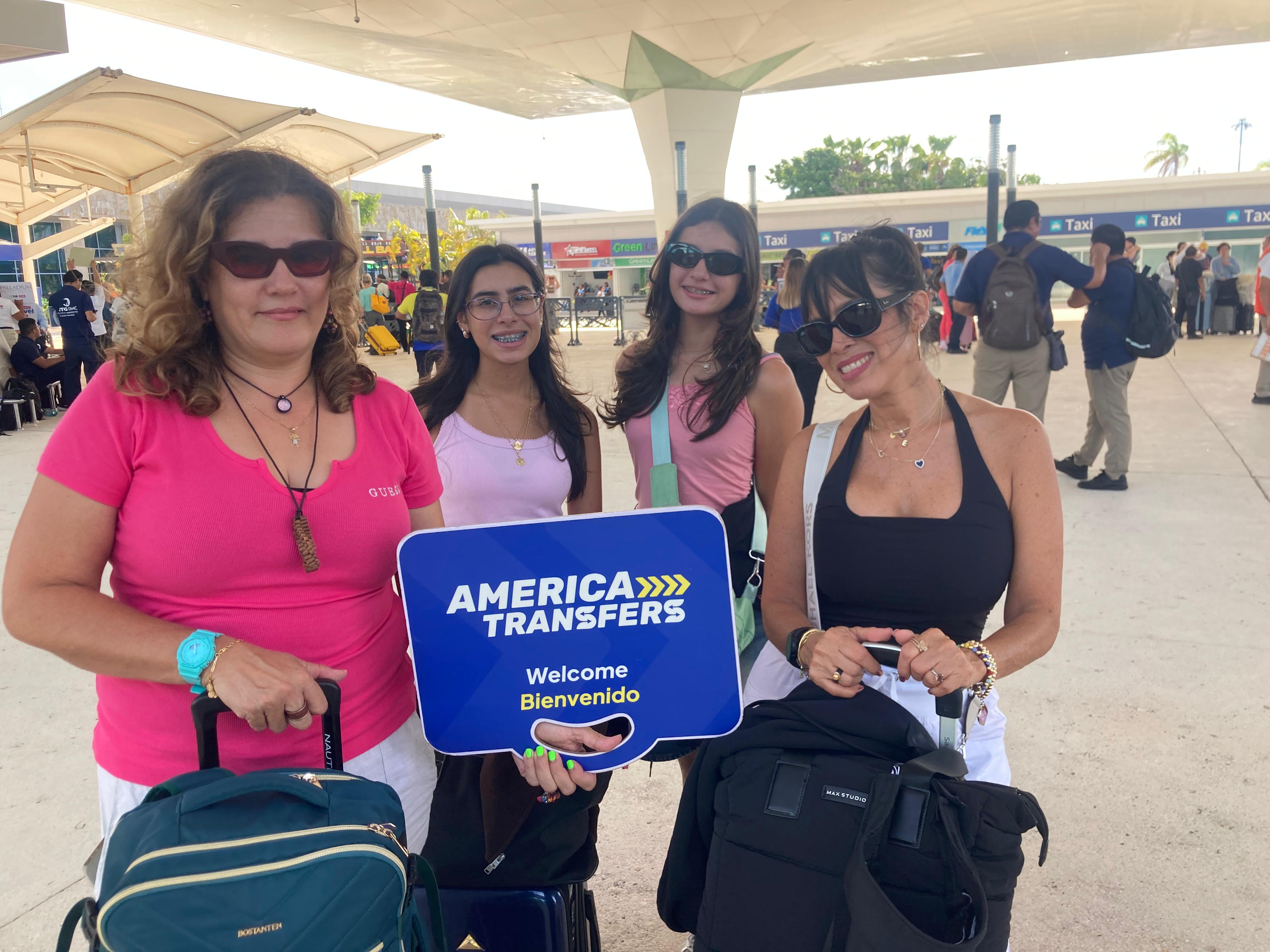 Cancun Private Luxury Airport Transfer (One-Way or Roundtrip)