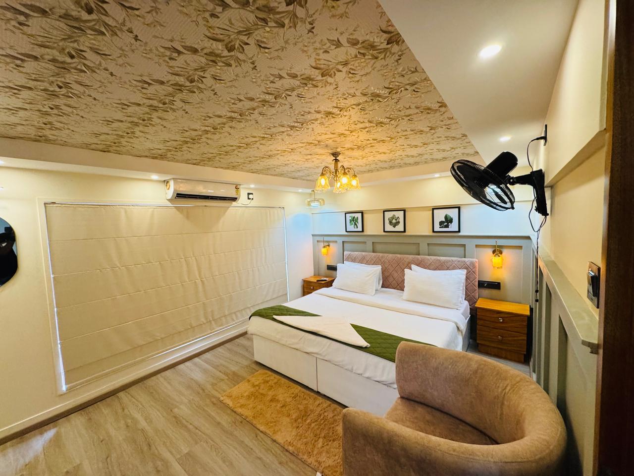 5-Day Kerala Escape: Munnar Hills, Thekkady Wildlife & Alleppey Houseboat