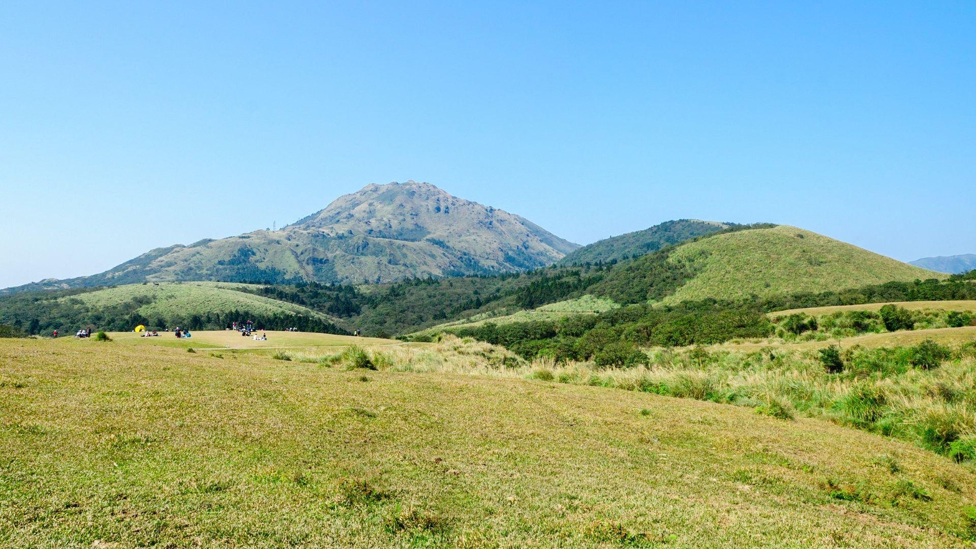 Yangmingshan National Park Half-Day Excursion