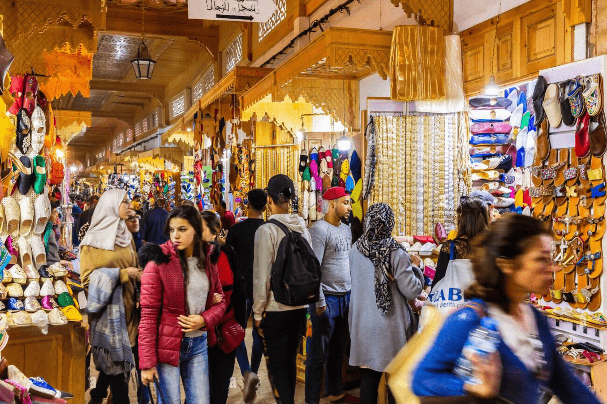 Casablanca Souks: Guided Shopping & Cultural Exploration