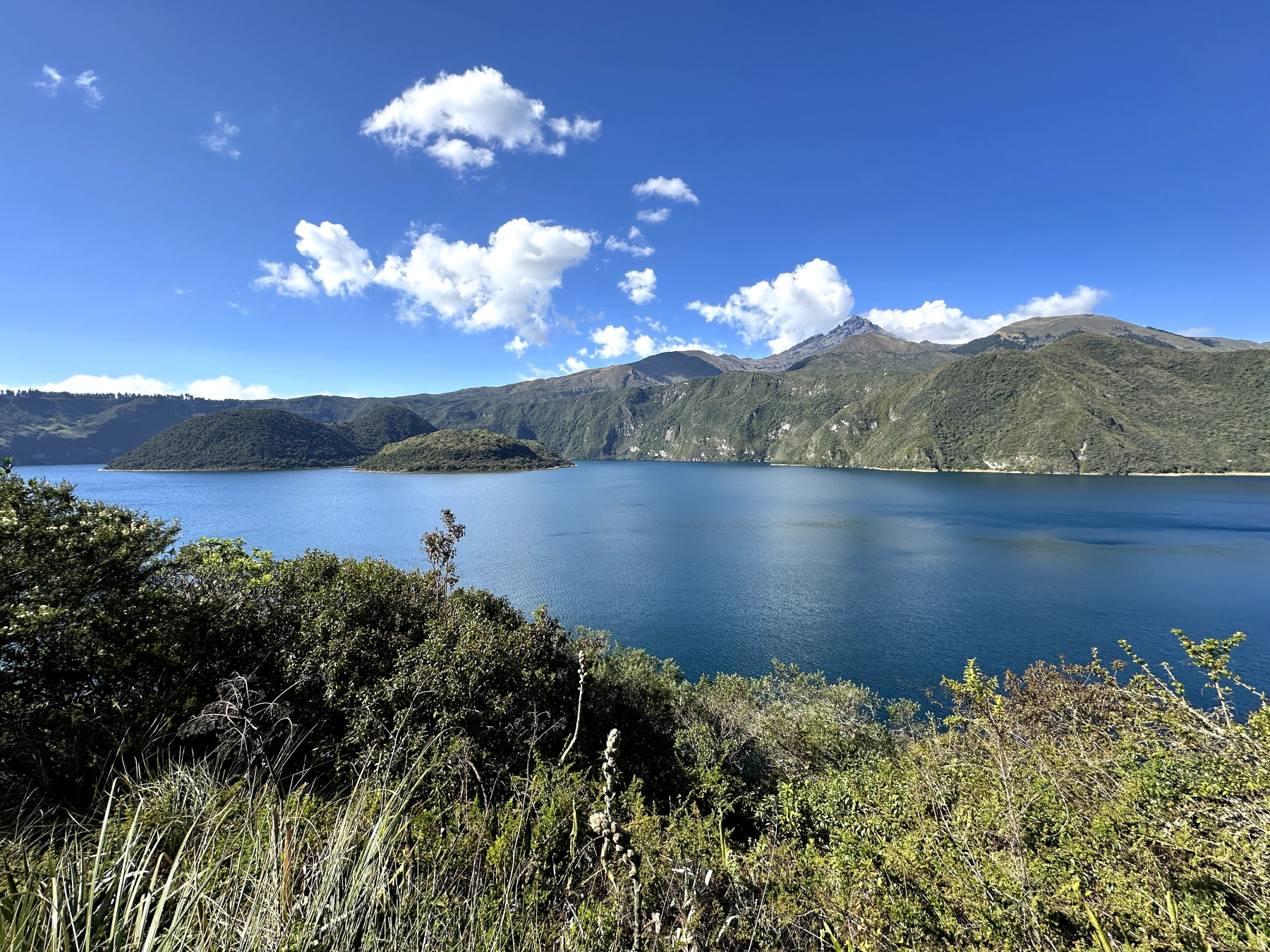 Quito to Otavalo Market & Cuicocha Lagoon Day Tour