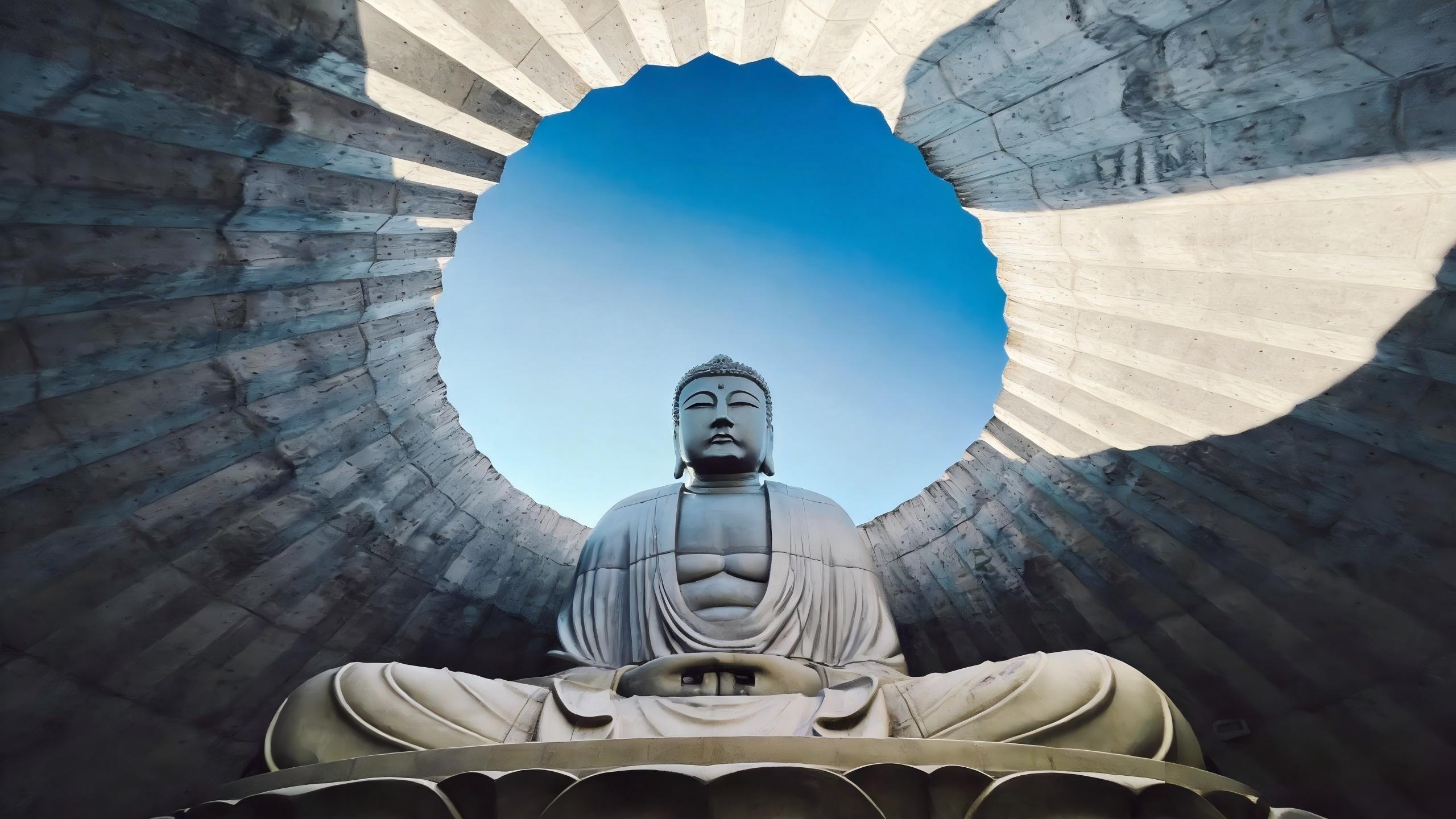 Lake Toya, Noboribetsu & Hill of the Buddha Day Tour