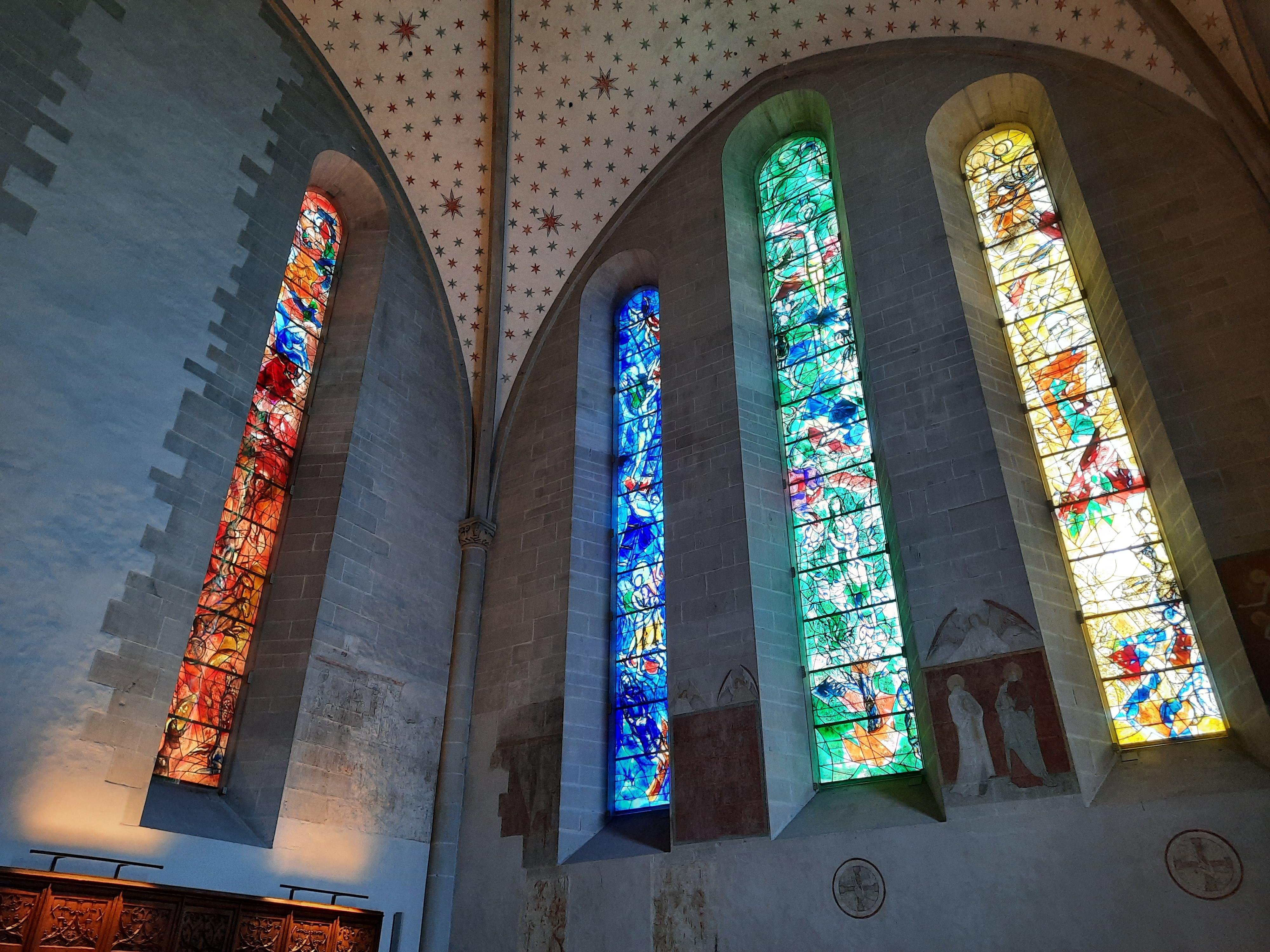 Churches and Bars: Old Town Walking Tour