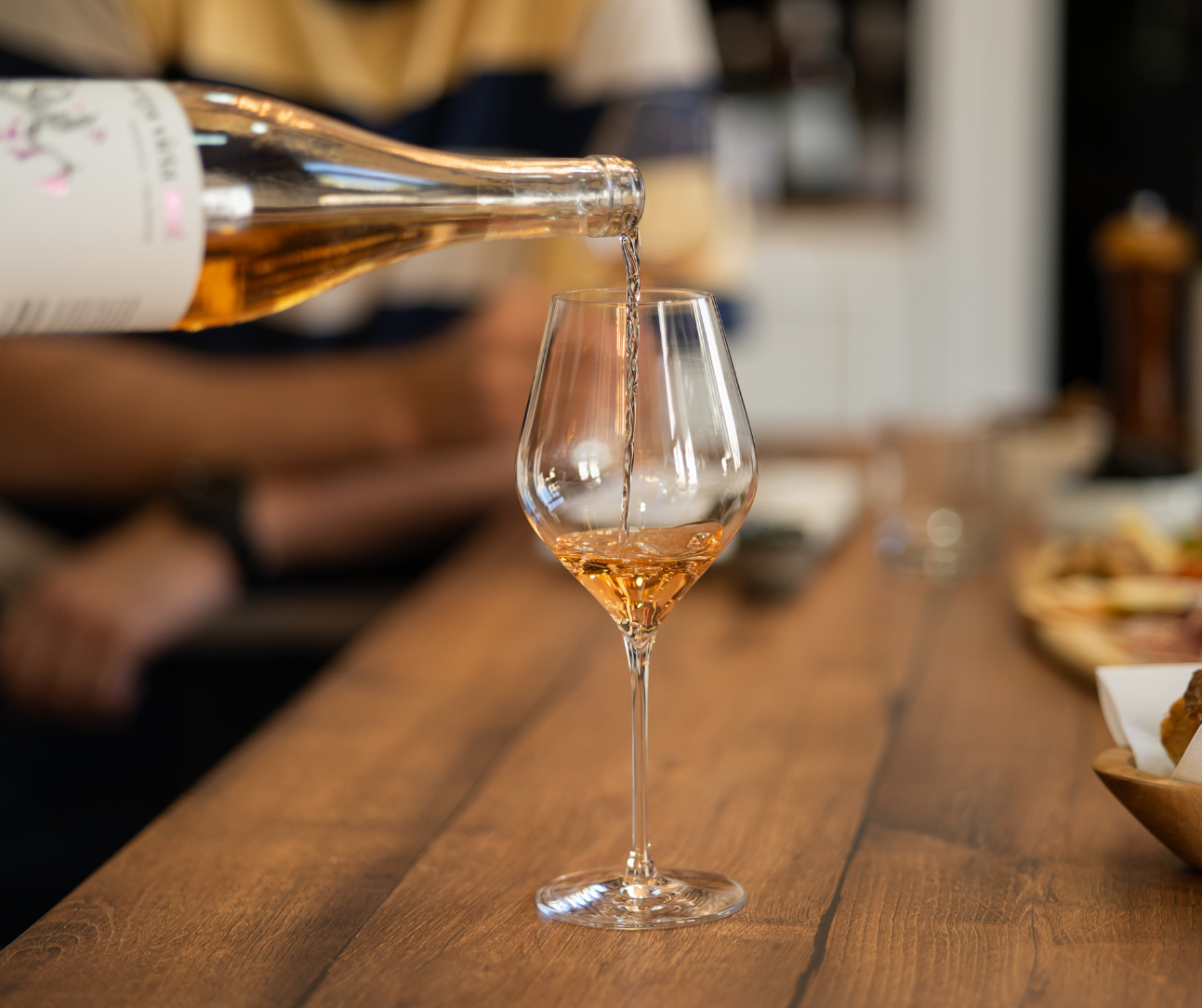 Split & Sip: Expert-Led Educational Wine Tasting