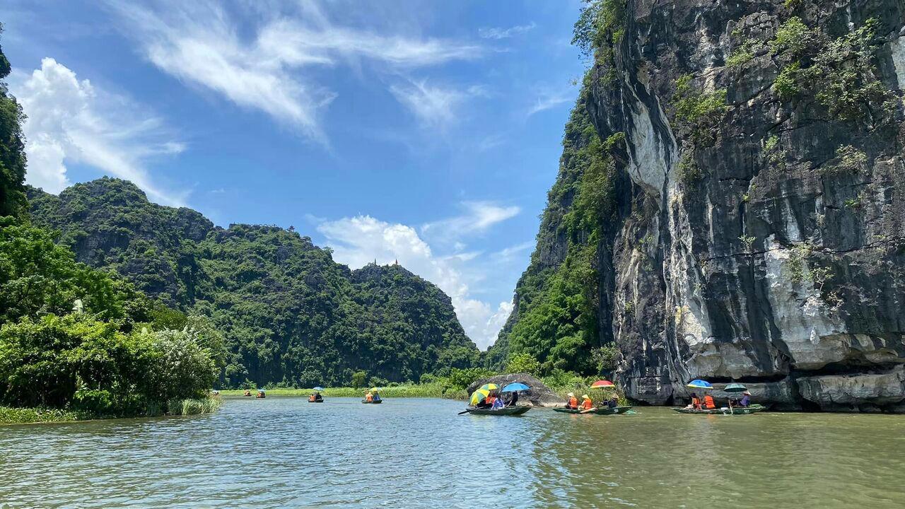Private Ninh Binh Full-Day Tour: Hoa Lu, Bai Dinh, Trang An & Mua Cave