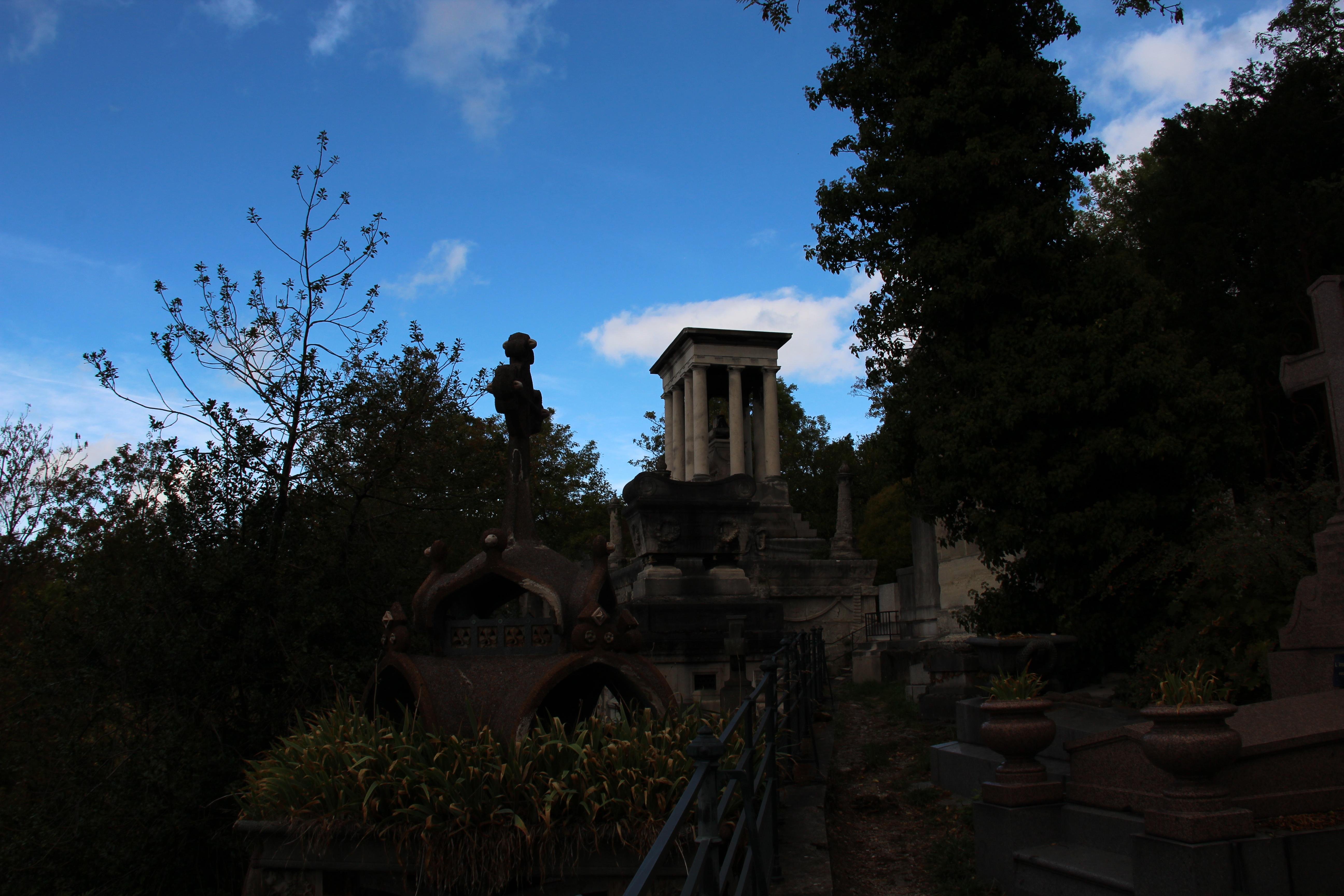Paris: Visit Père Lachaise with an Archaeologist-Historian