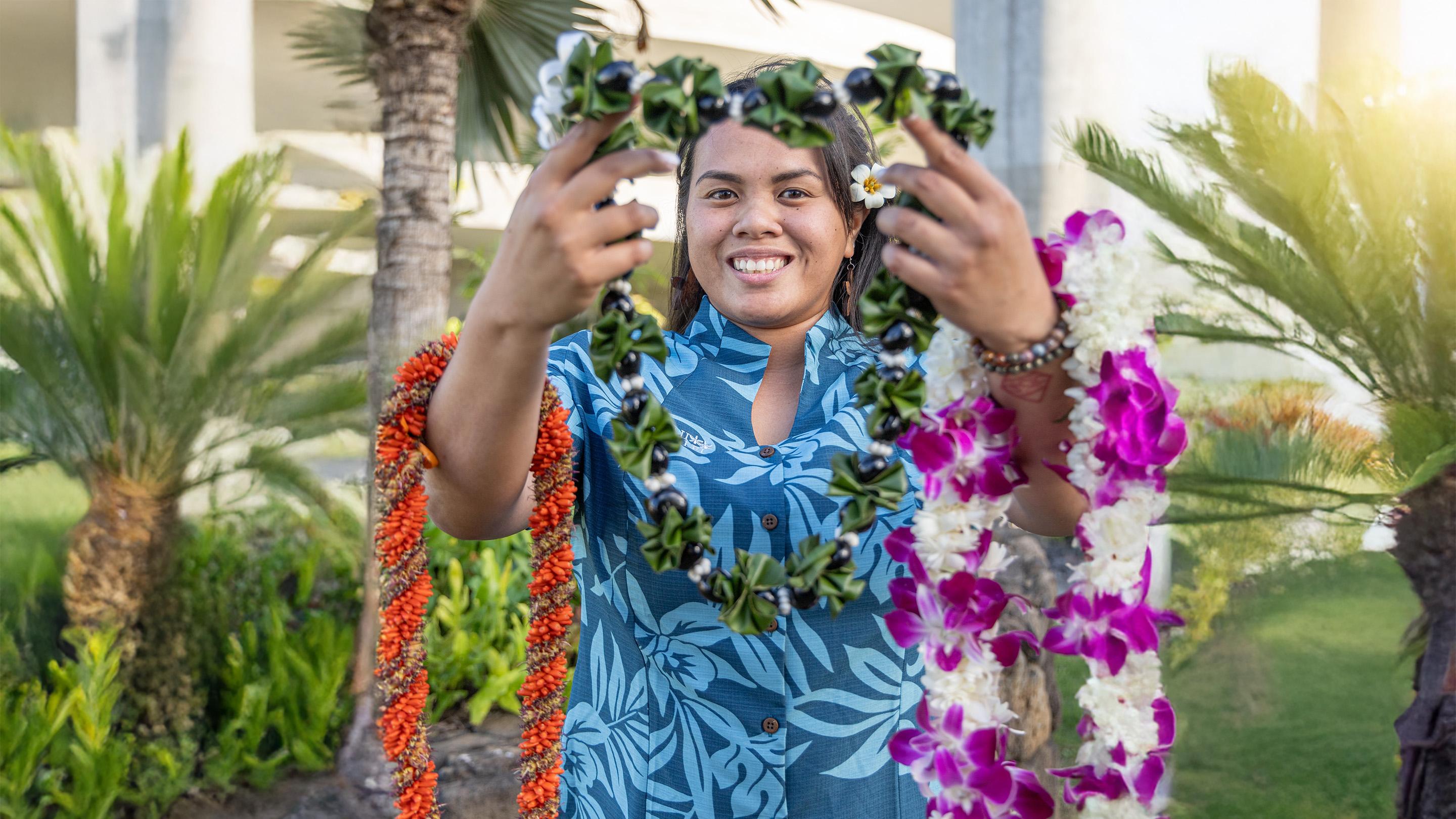 Personalized Lei Welcome at Kahului Airport