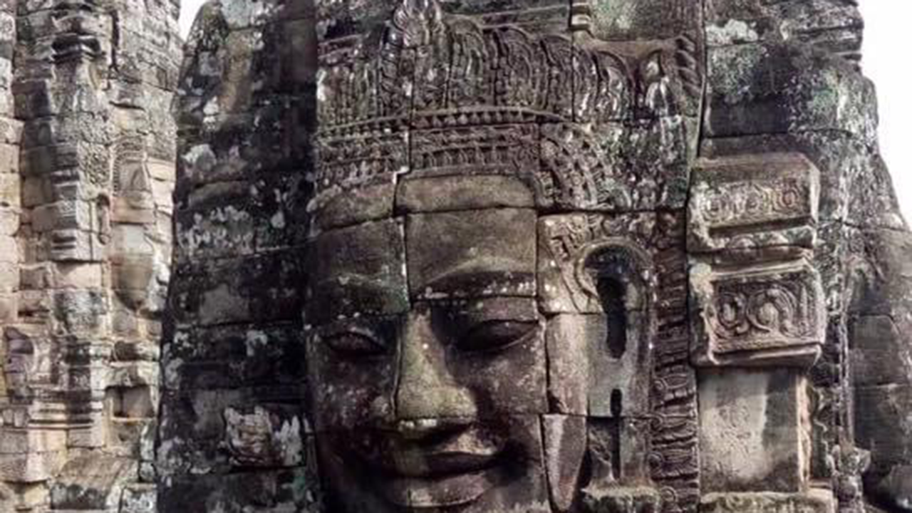 Siem Reap: Angkor Wat Sunrise & Multi-Temple Small Group Tour