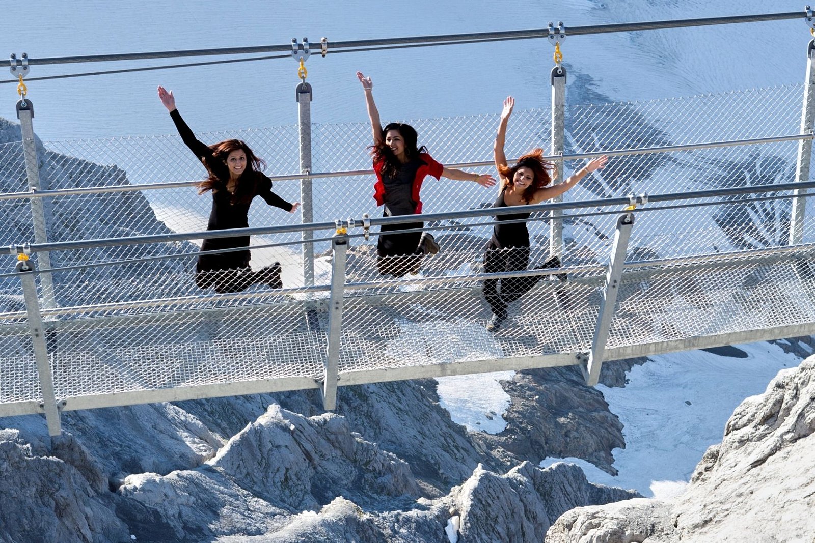 Mount Titlis Glacier Adventure: Round-Trip Cable Car Ticket