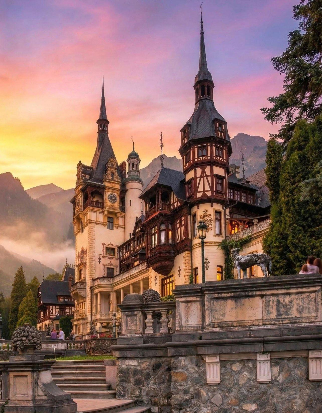 Bucharest: Peleș Castle and Slănic Salt Mine Day Trip