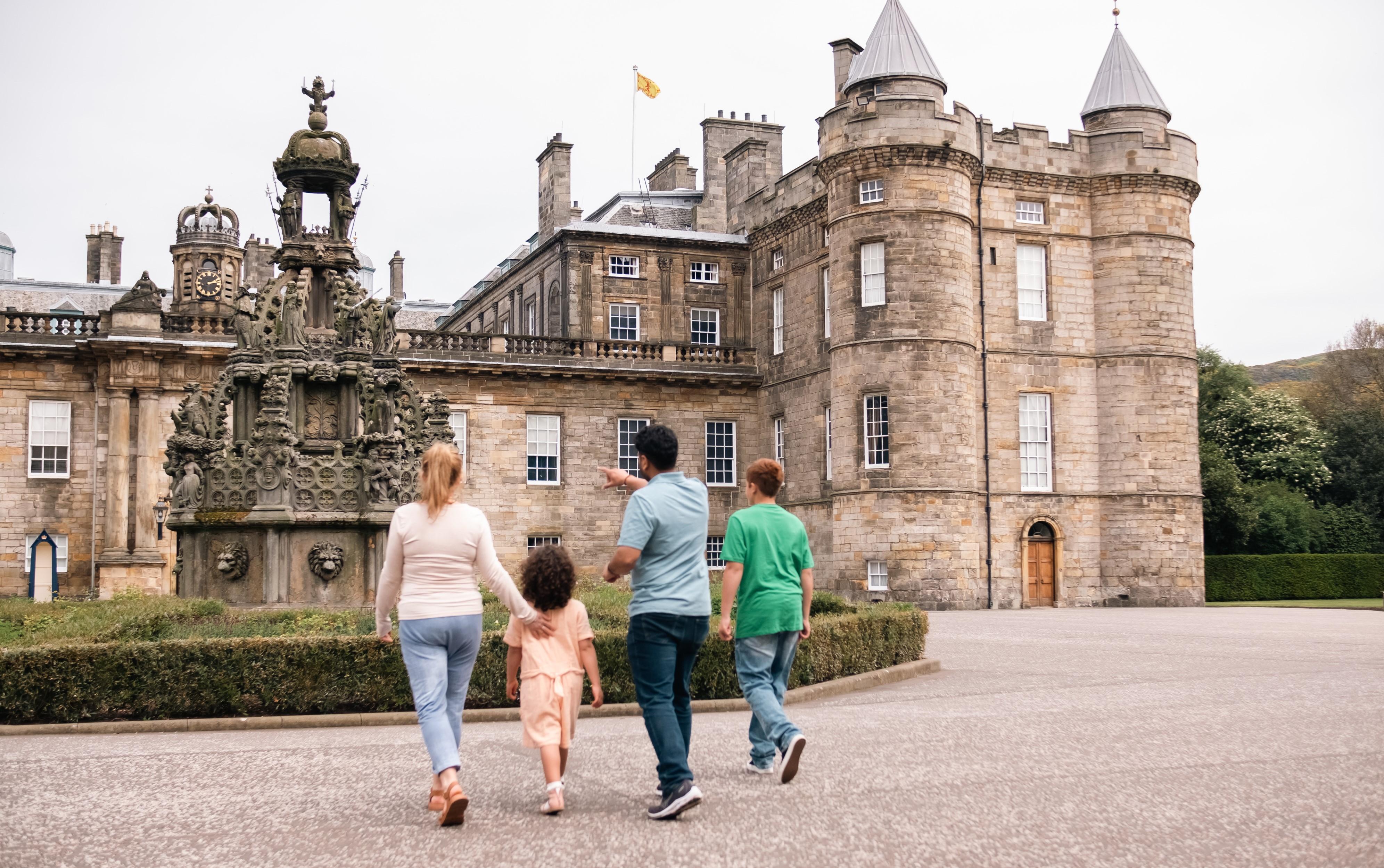 Edinburgh Royal Heritage: Castle, Mile & Holyrood Palace