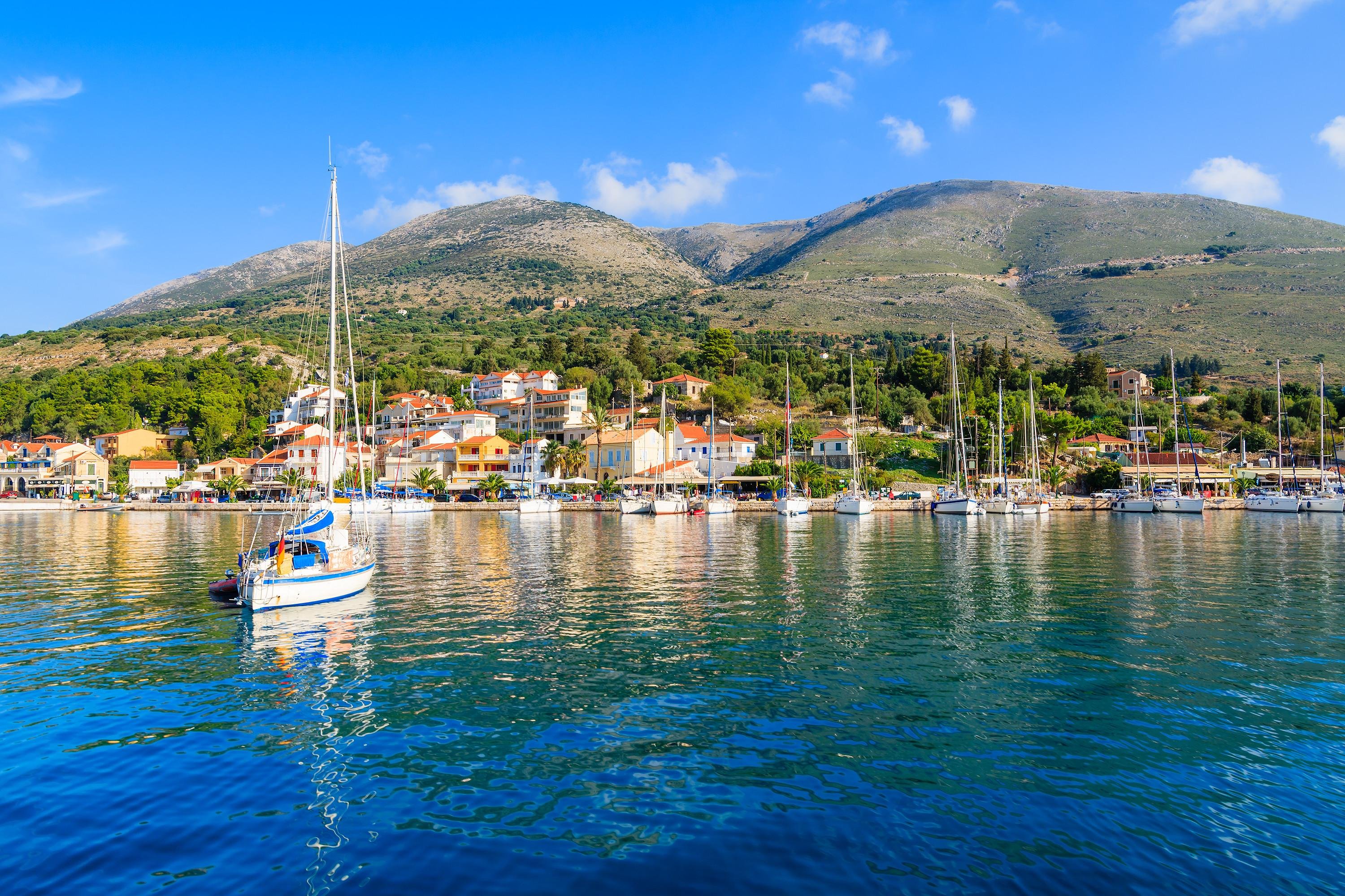 Melissani Lake & Drogarati Cave Half-Day Excursion