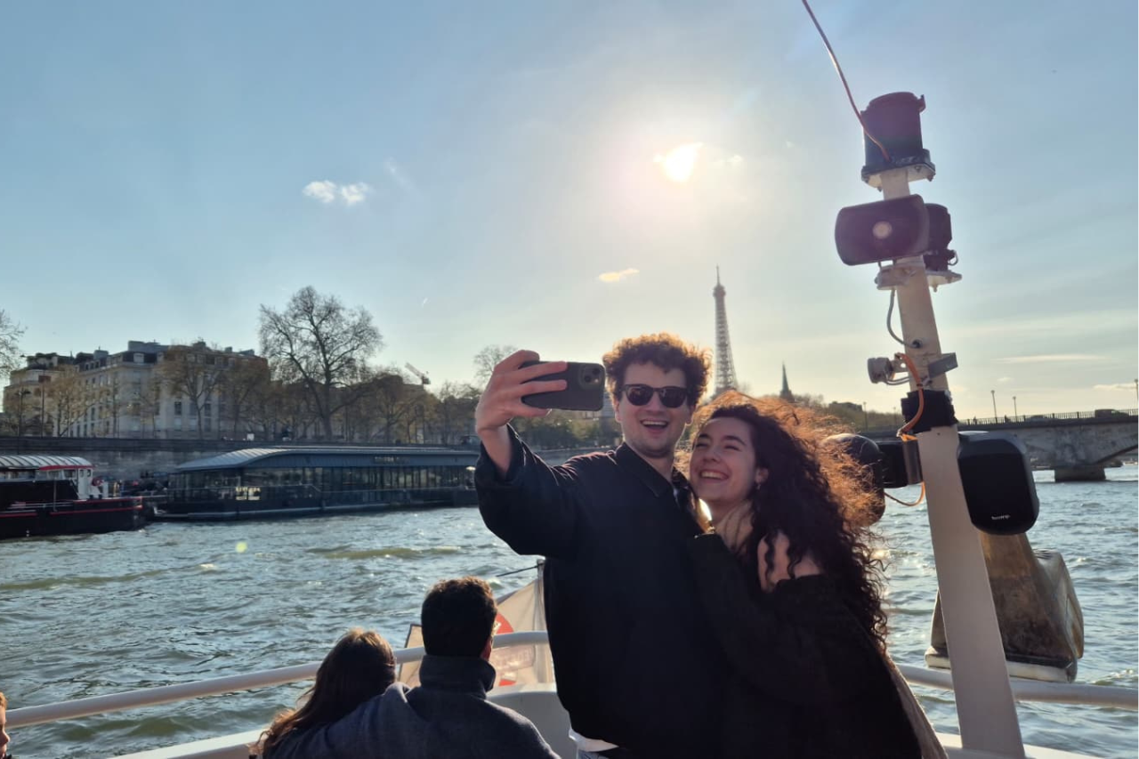 Paris Evening Seine River Cruise with Champagne
