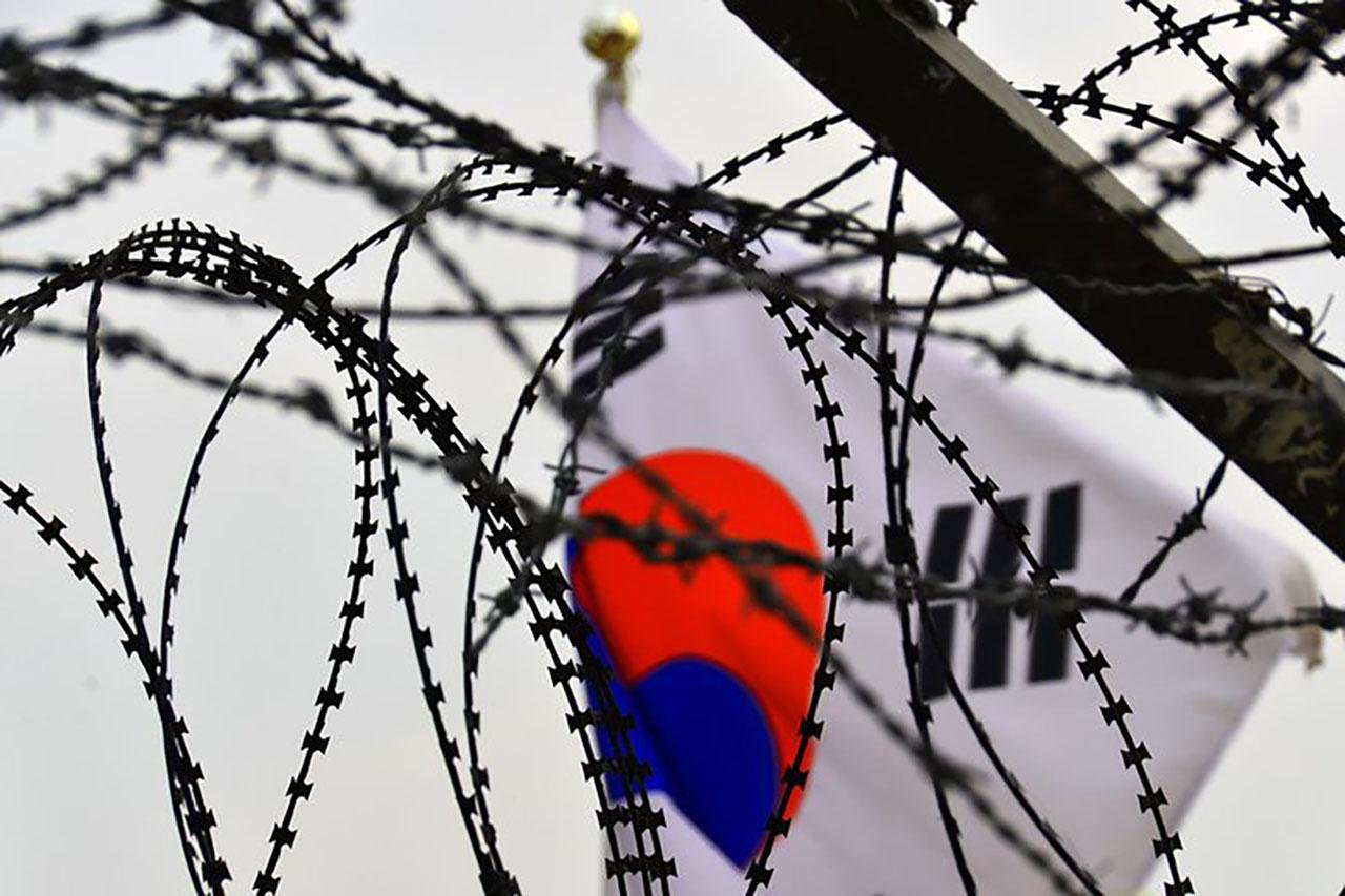 Seoul DMZ Day Tour: 3rd Tunnel, Dora Observatory & North Korean Defector Encounter