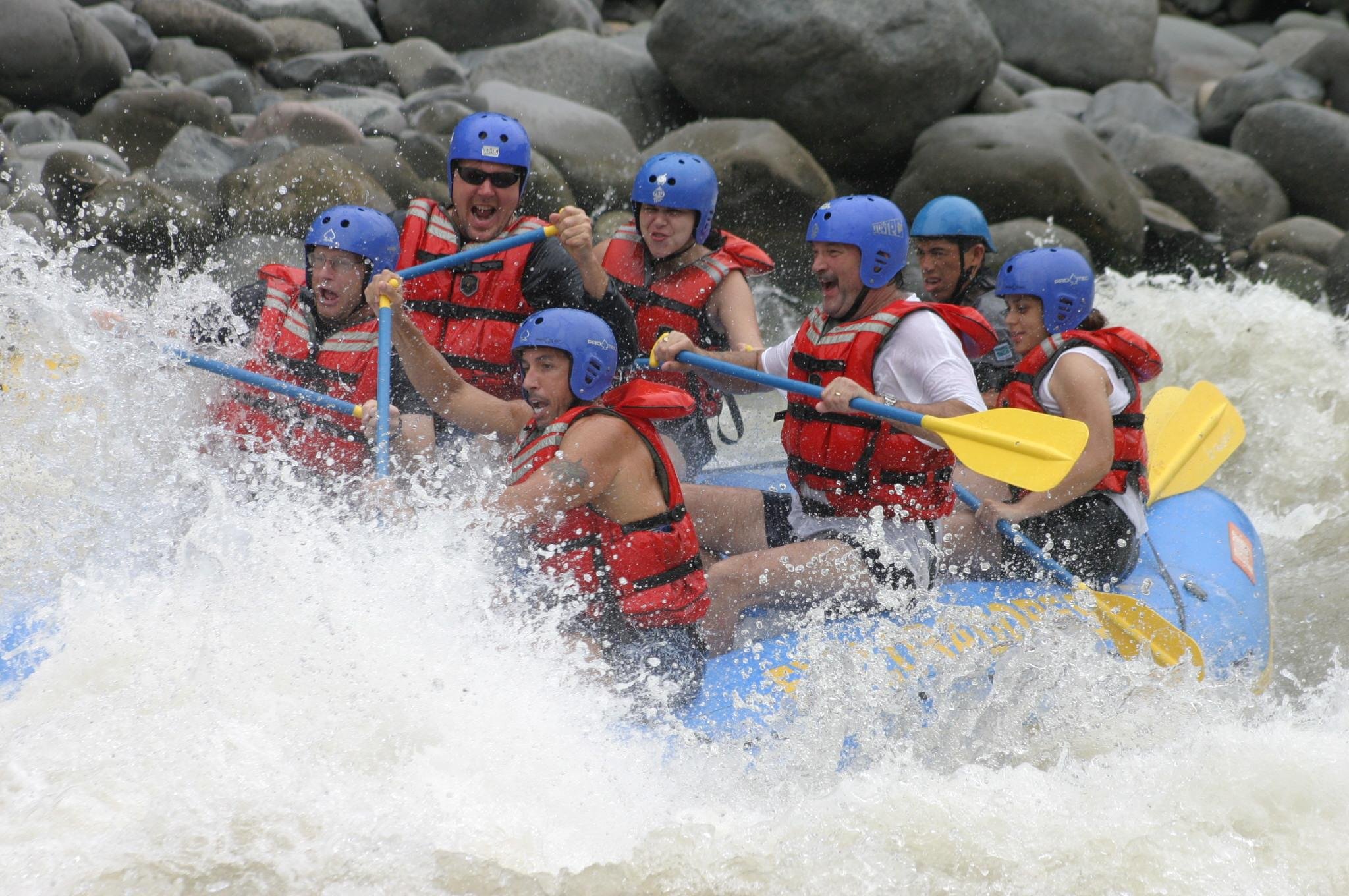 Pacuare River Whitewater Rafting: Class III–IV Rapids Day Trip from San José